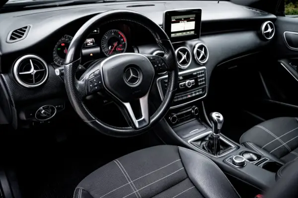 Mercedes-Benz A 160 d Urban 14