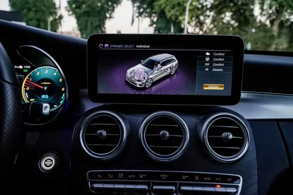 Mercedes-Benz C 300 Outro 38