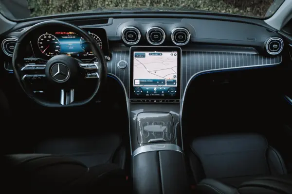 Mercedes-Benz C 300 e AMG Line 13