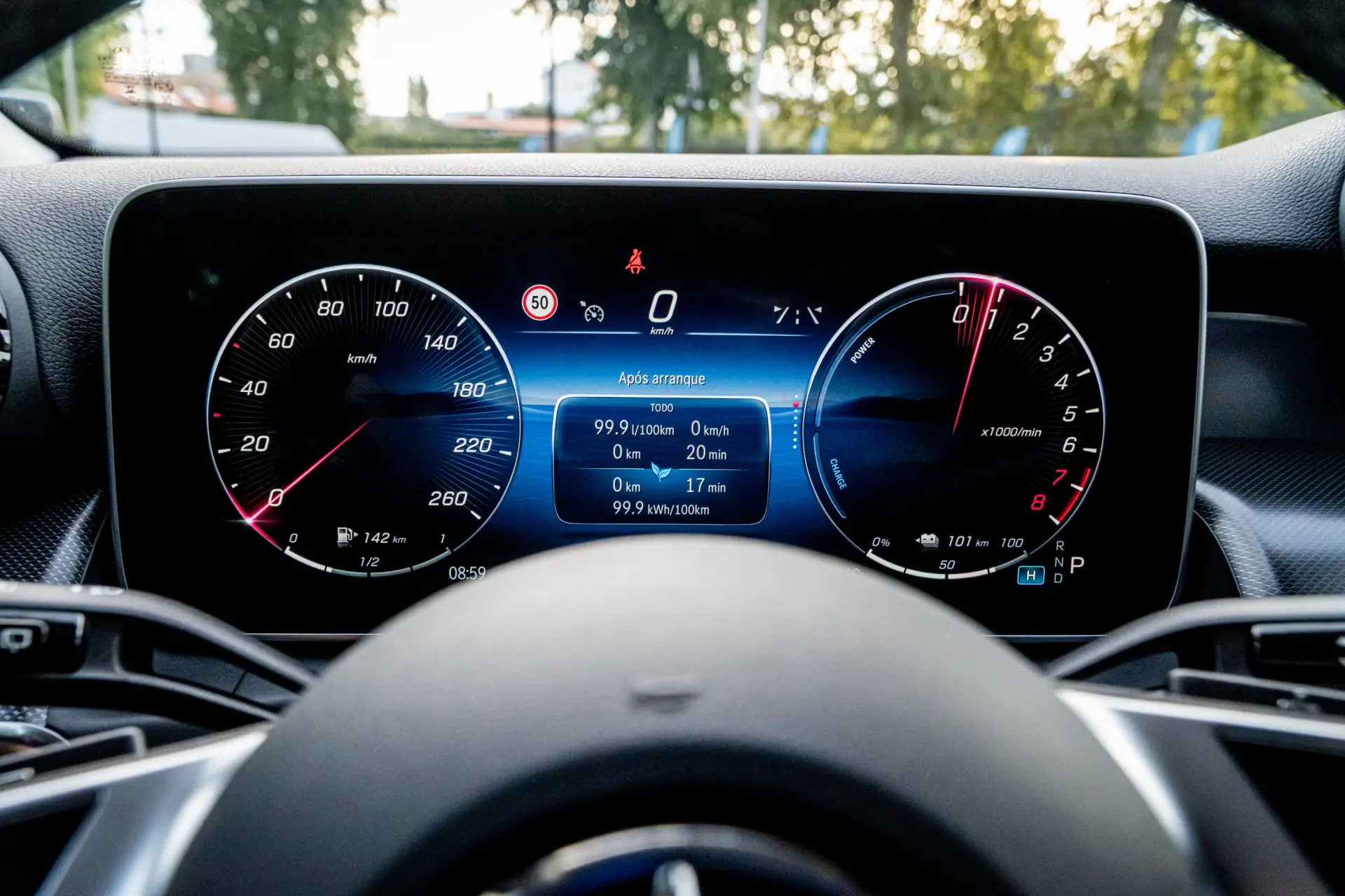 Mercedes-Benz GLC 300 e 4Matic 9G-TRONIC AMG Line Advanced 27