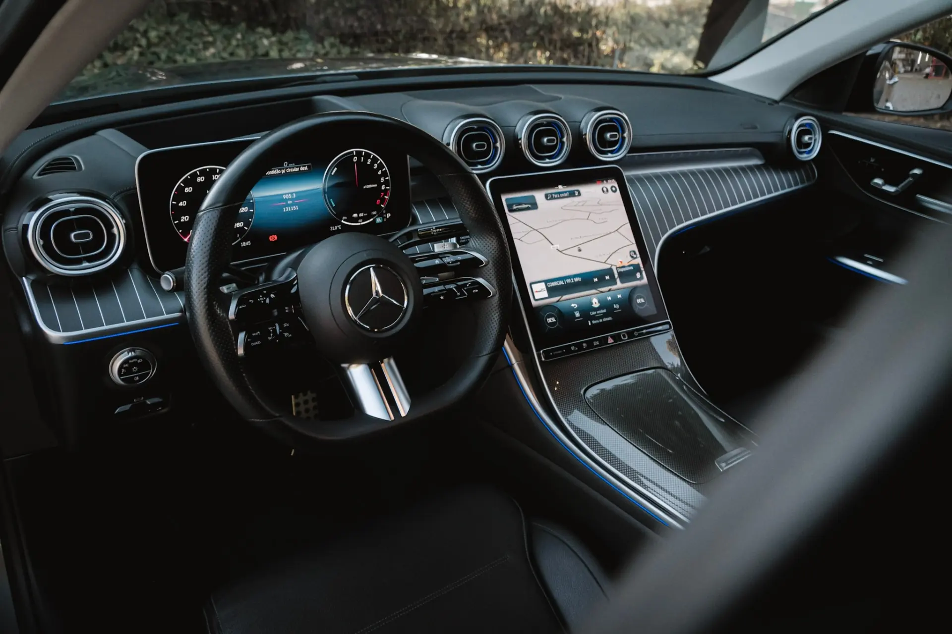 Mercedes-Benz C 300 e AMG Line 12