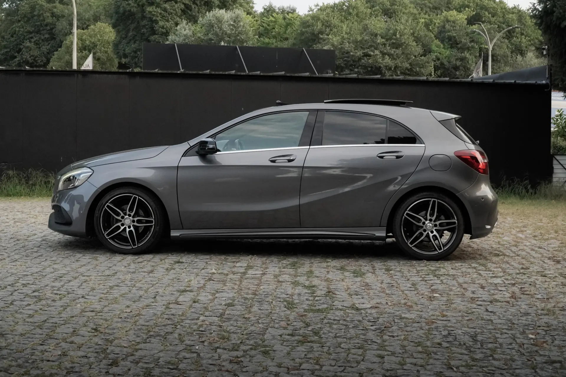 Mercedes-Benz A 180 d AMG Line 4