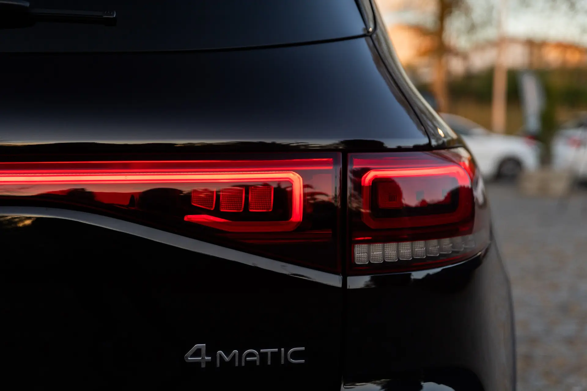 Mercedes-Benz EQB 300 4Matic AMG Line 10