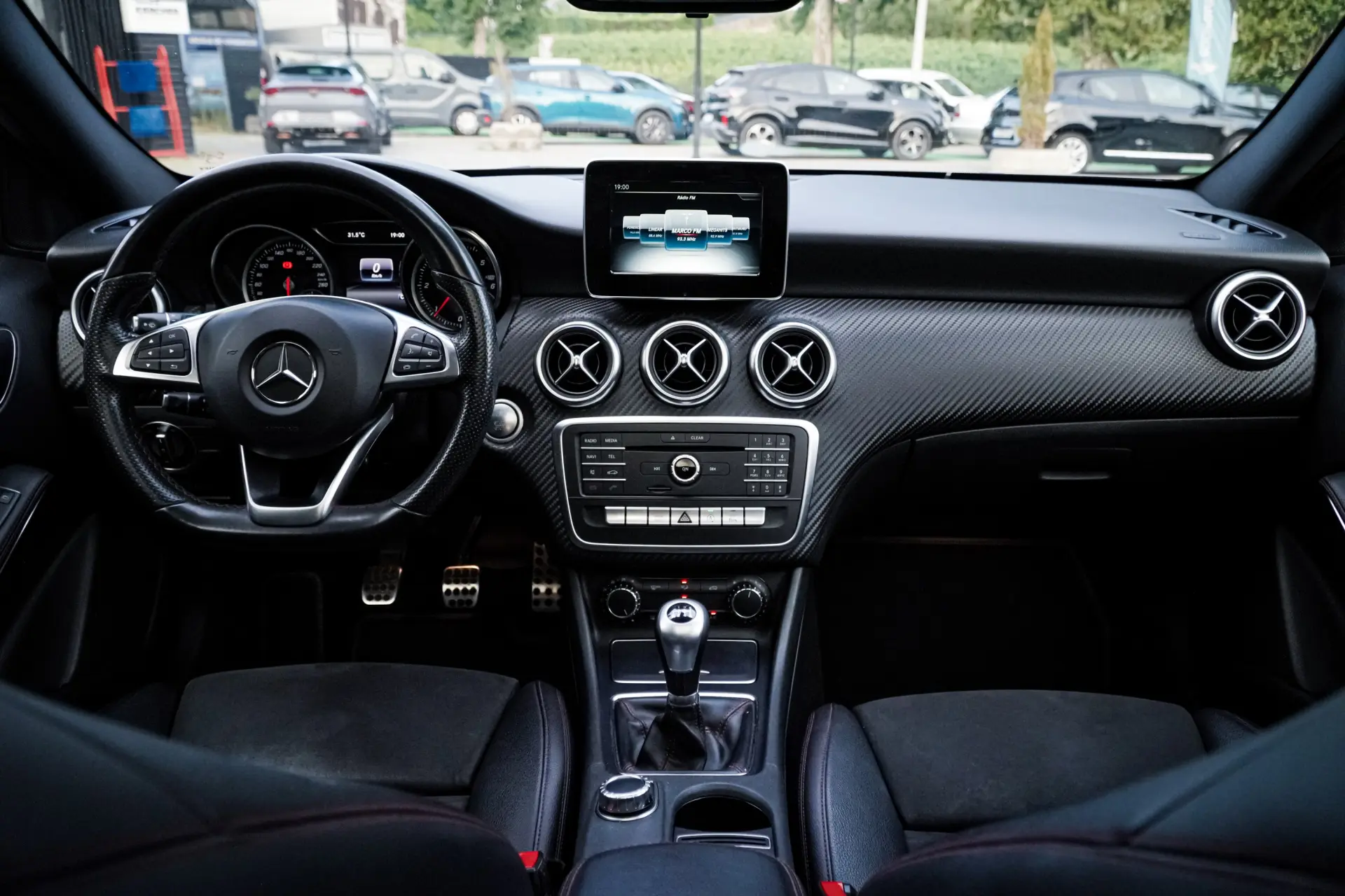 Mercedes-Benz A 180 d AMG Line 14