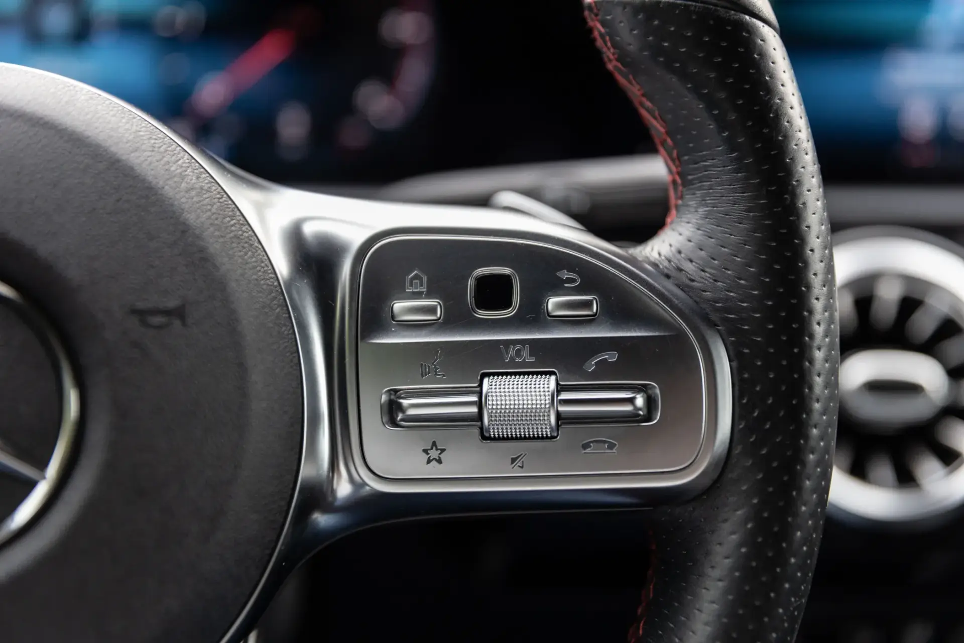 Mercedes-Benz A 180 d AMG Line Aut. 18