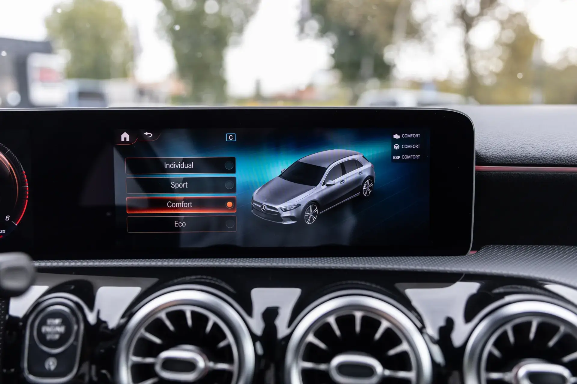 Mercedes-Benz A 180 d AMG Line Aut. 32