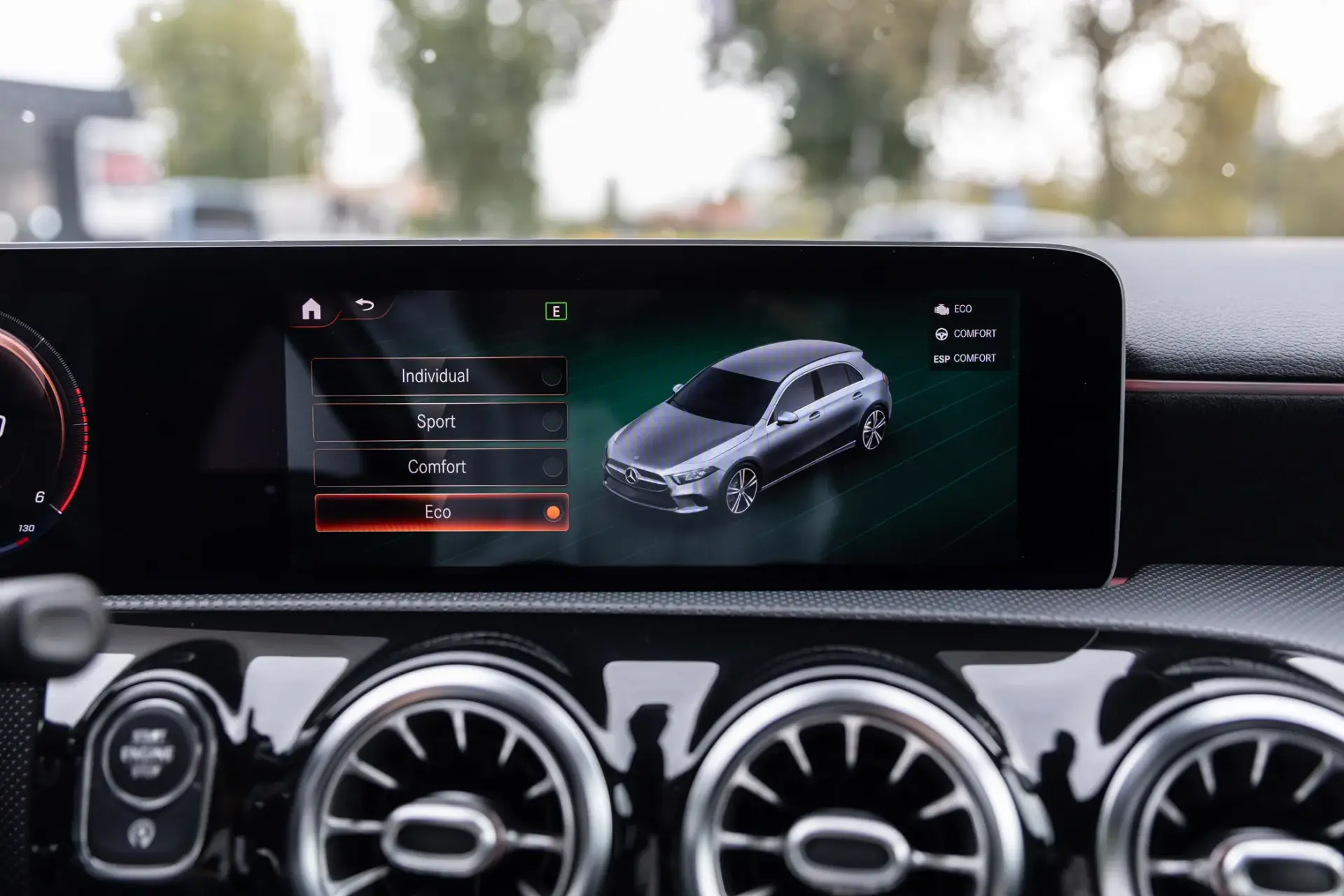 Mercedes-Benz A 180 d AMG Line Aut. 33