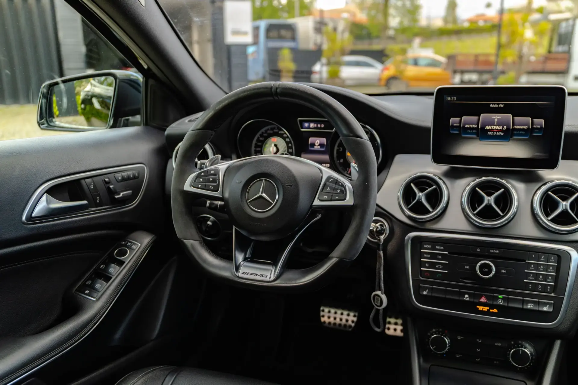 Mercedes-Benz GLA 45 AMG 4-Matic 15