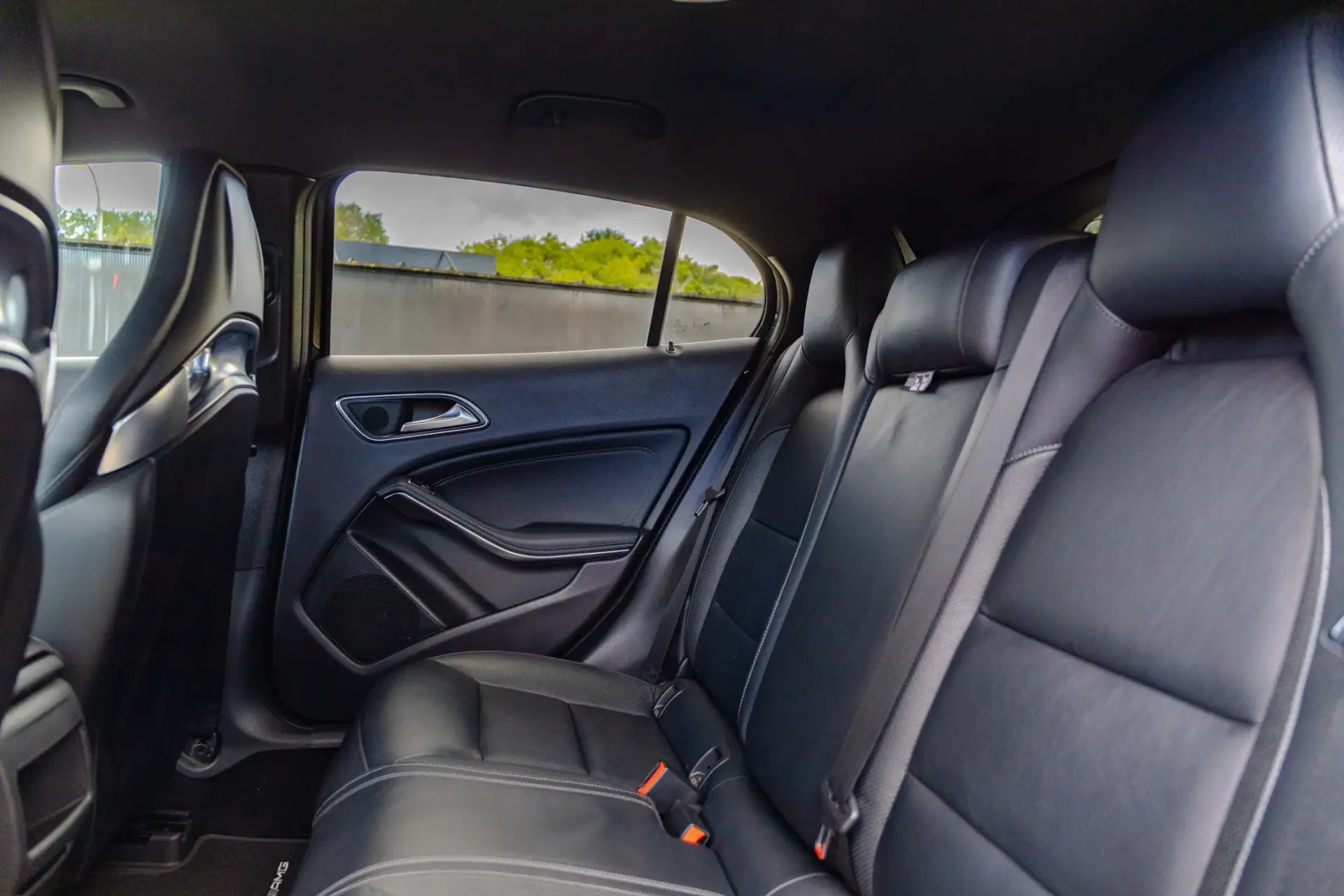 Mercedes-Benz GLA 45 AMG 4-Matic 27