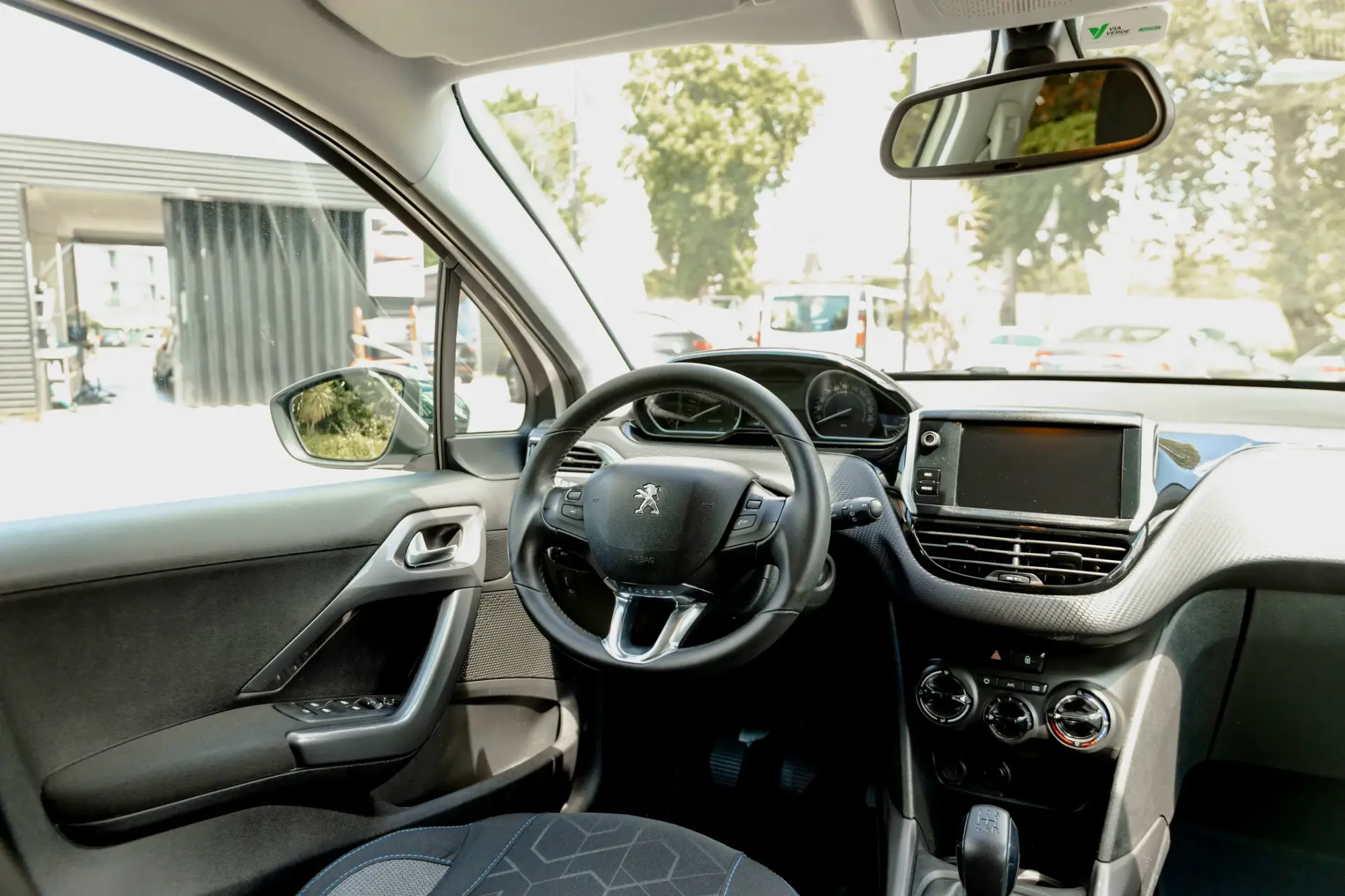 Peugeot 2008 1.6 BlueHDi Style 11