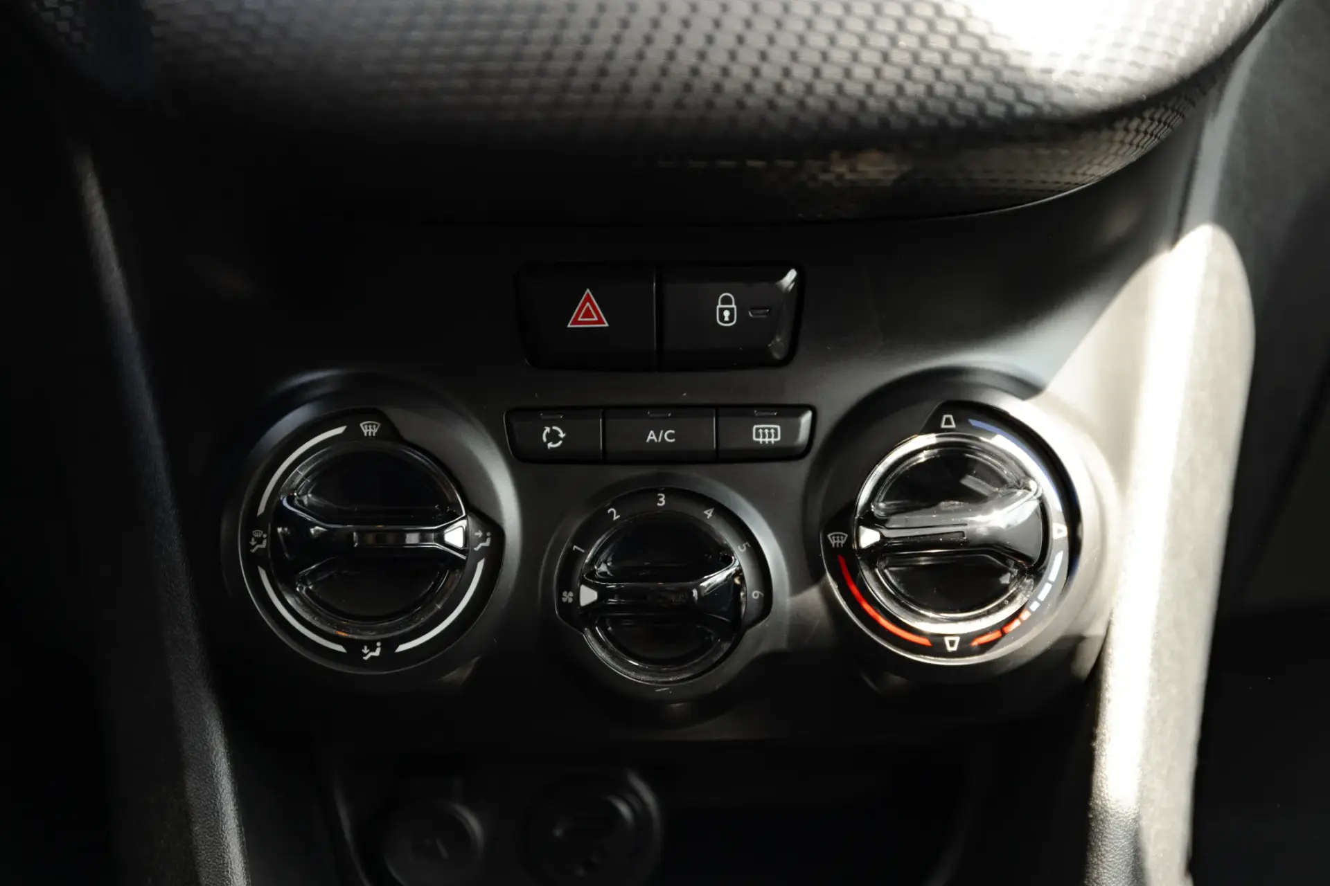 Peugeot 2008 1.6 BlueHDi Style 17