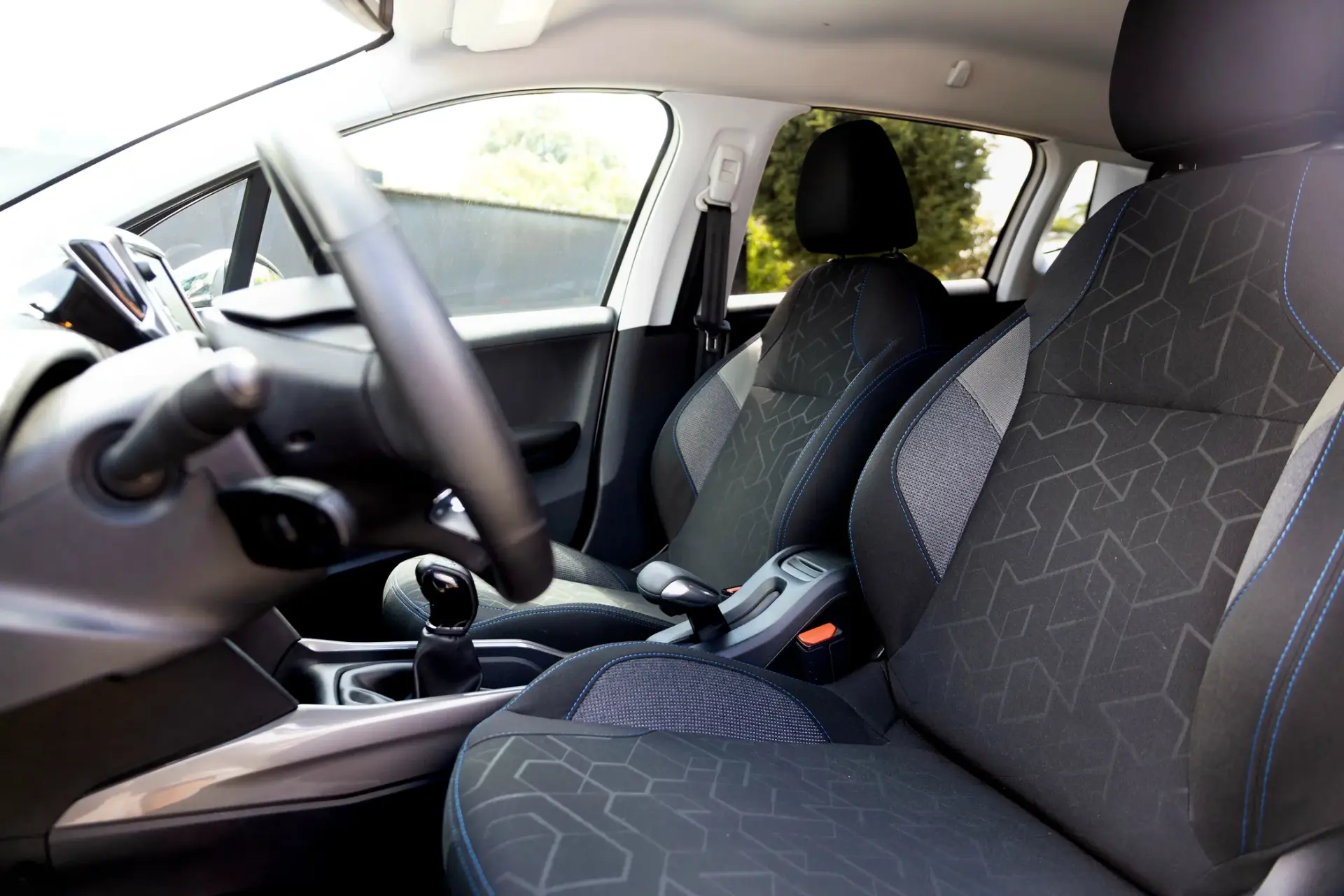 Peugeot 2008 1.6 BlueHDi Style 25