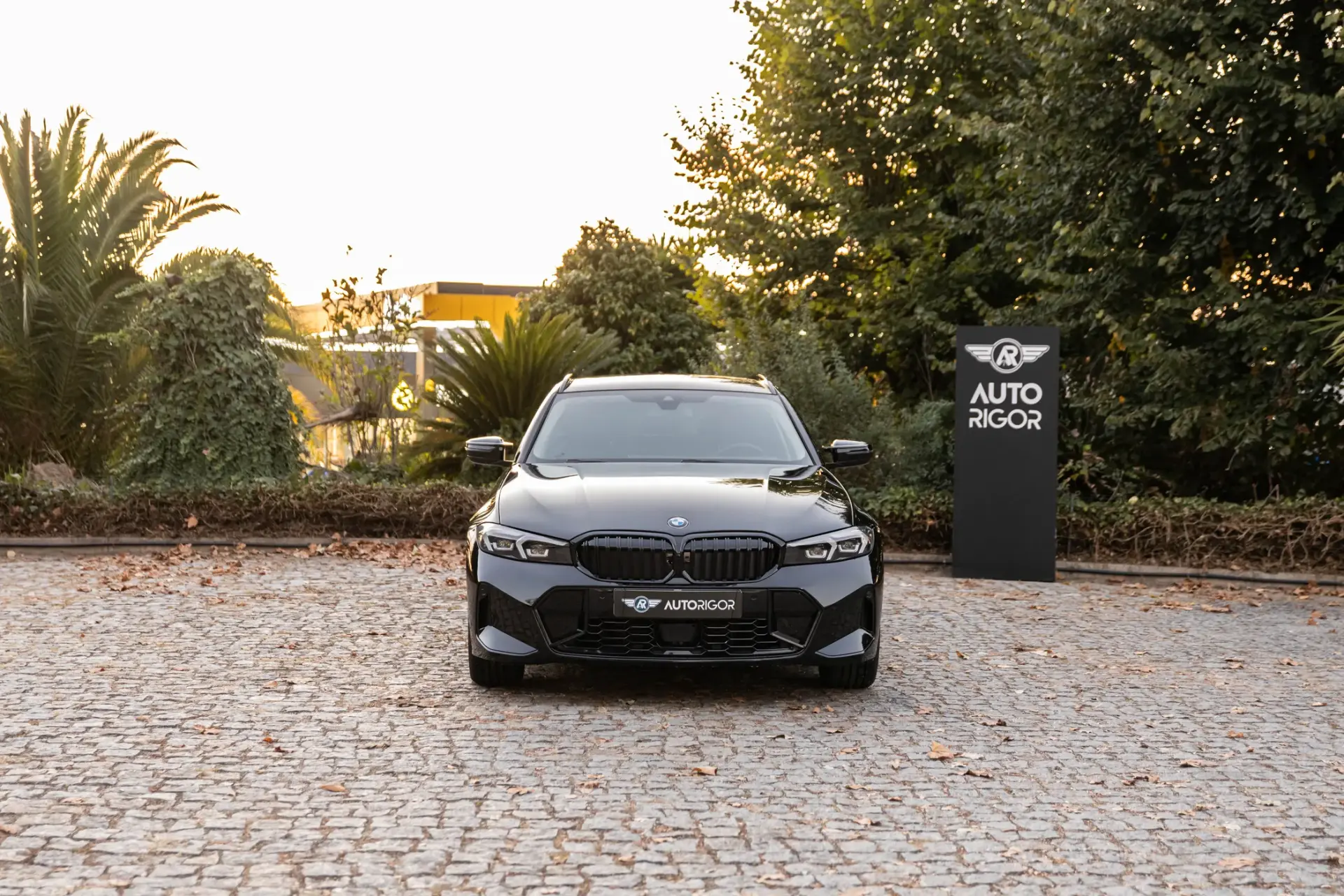 BMW 320 d Touring Pack Desportivo M Auto 1