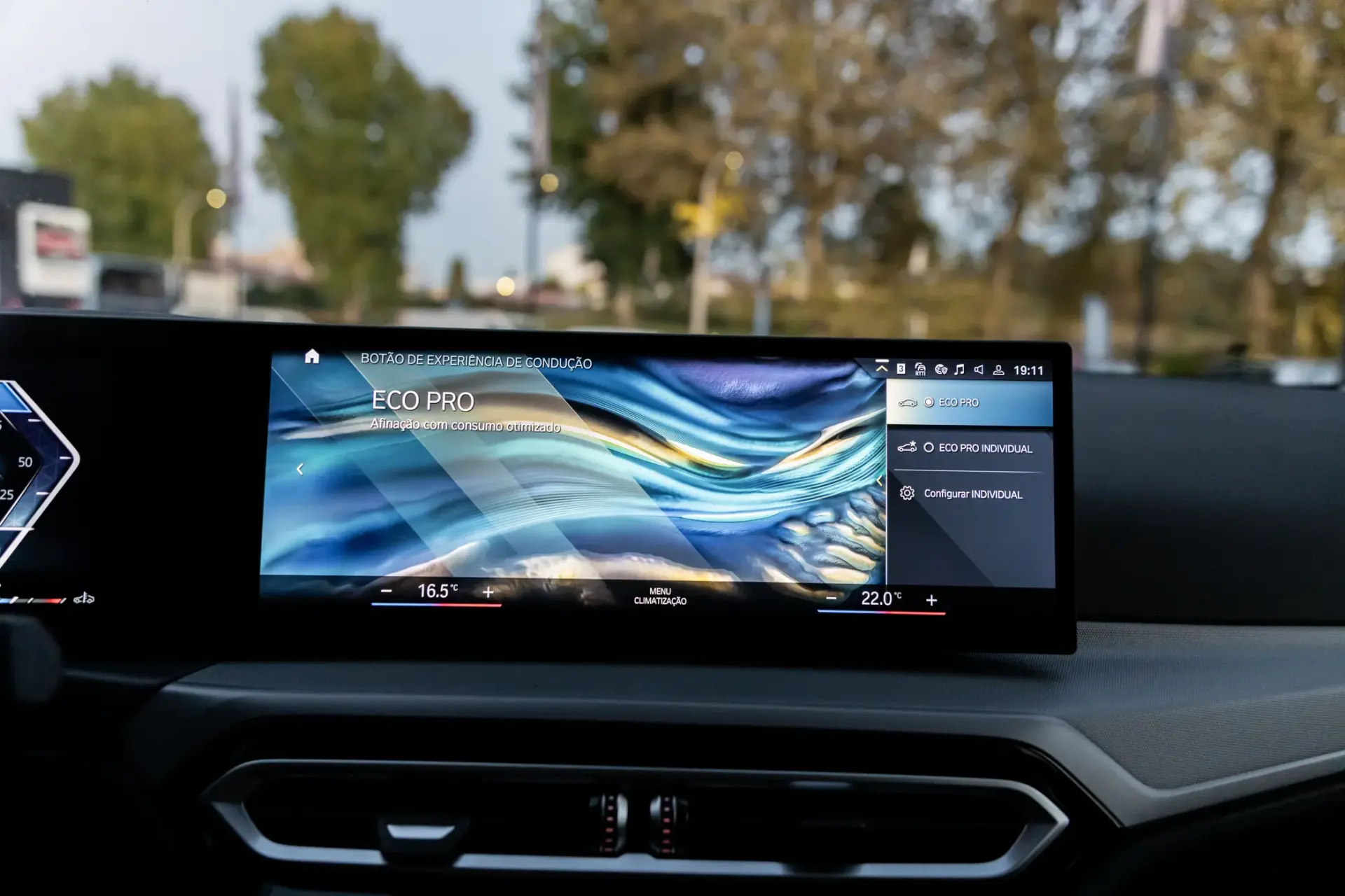 BMW 320 d Touring Pack Desportivo M Auto 31