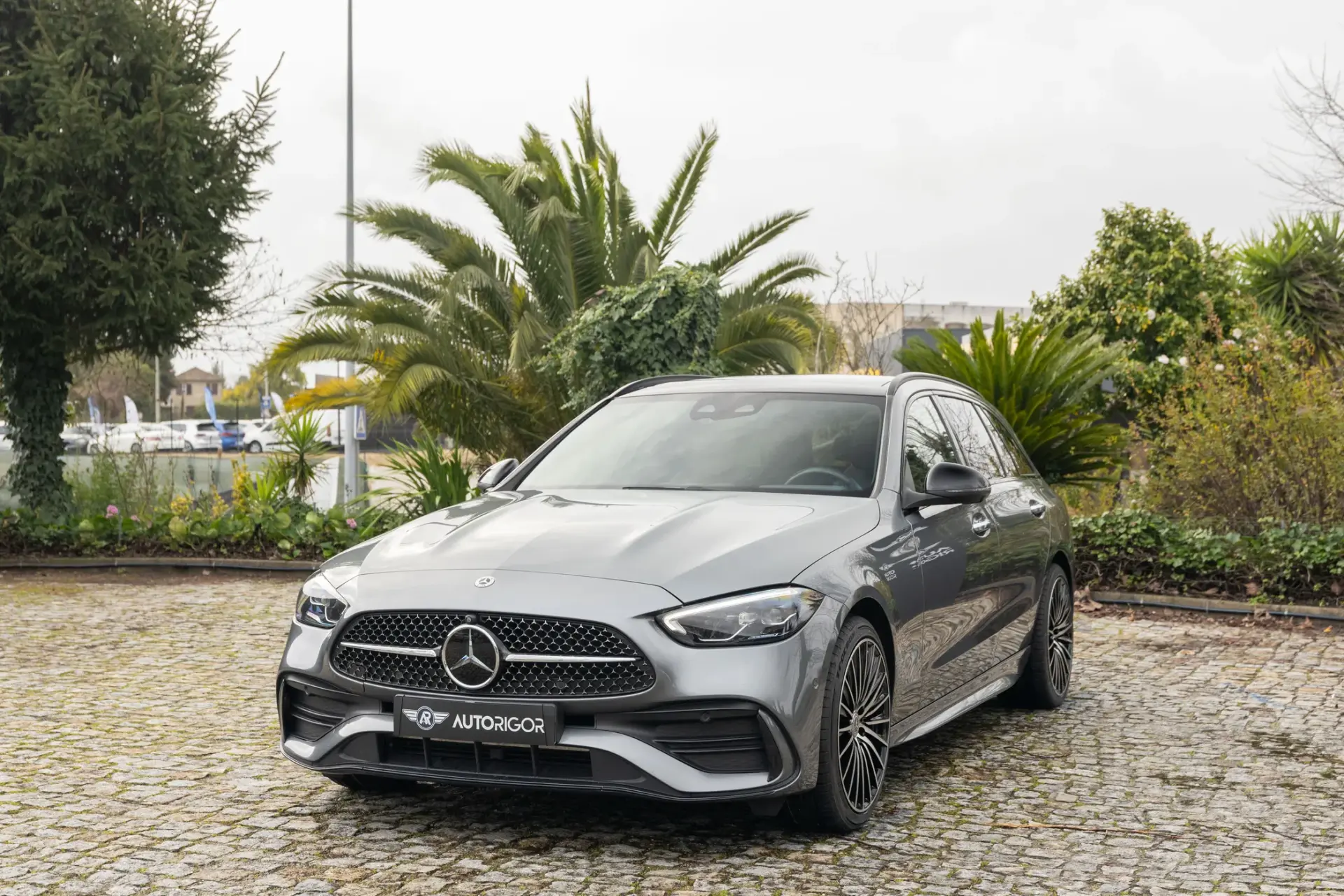 Mercedes-Benz C 300 e AMG Line 2
