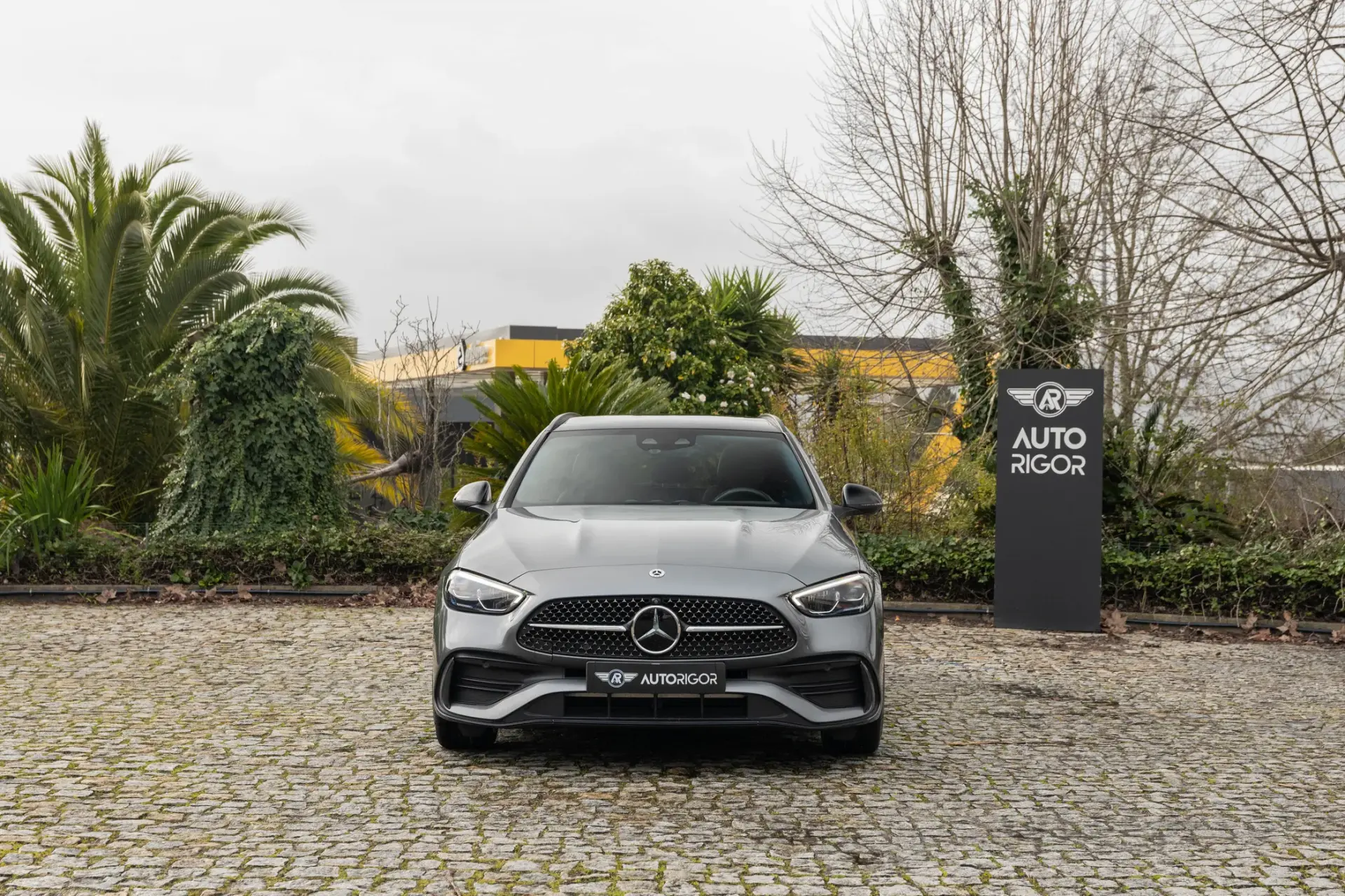 Mercedes-Benz C 300 e AMG Line 1