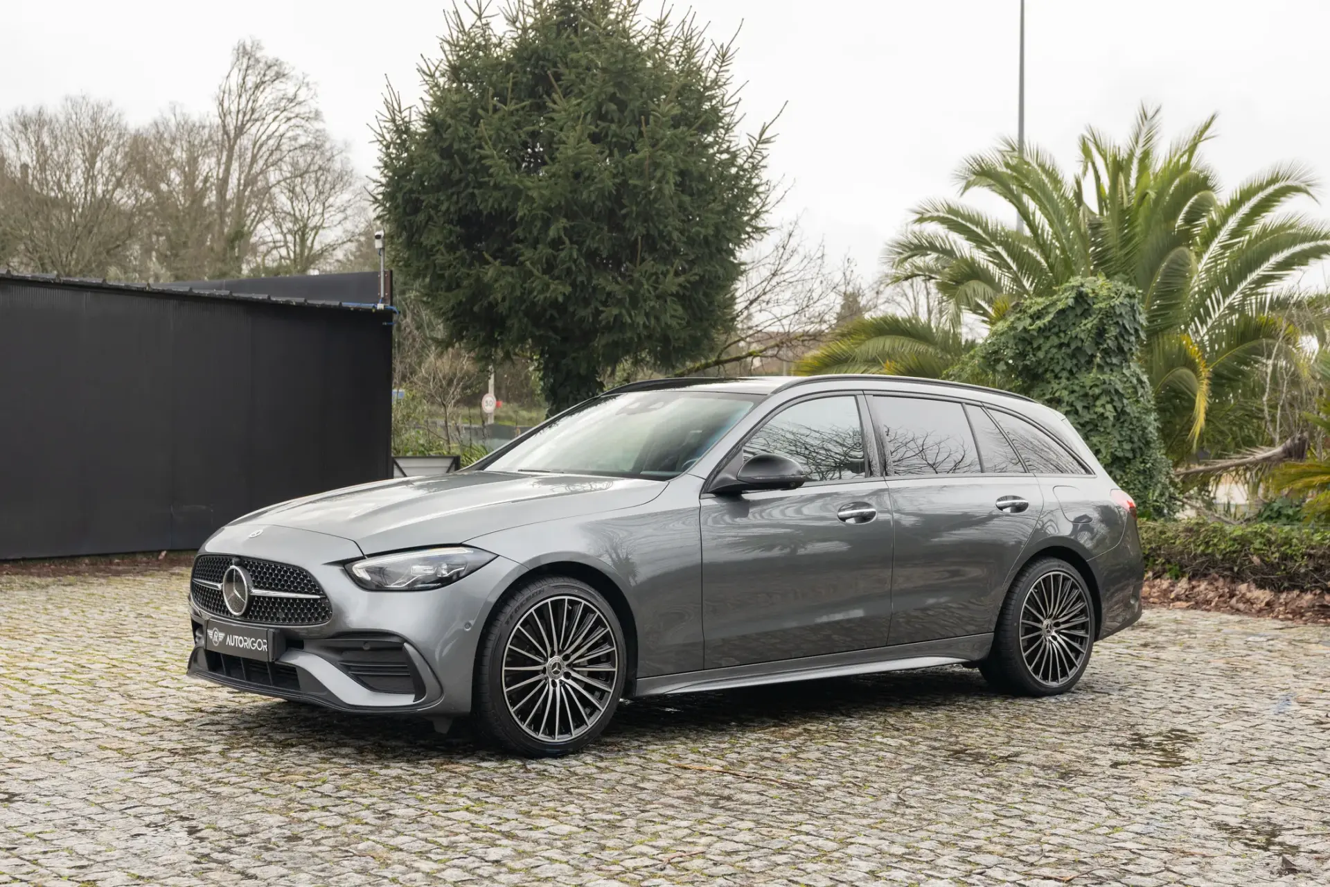 Mercedes-Benz C 300 e AMG Line 3