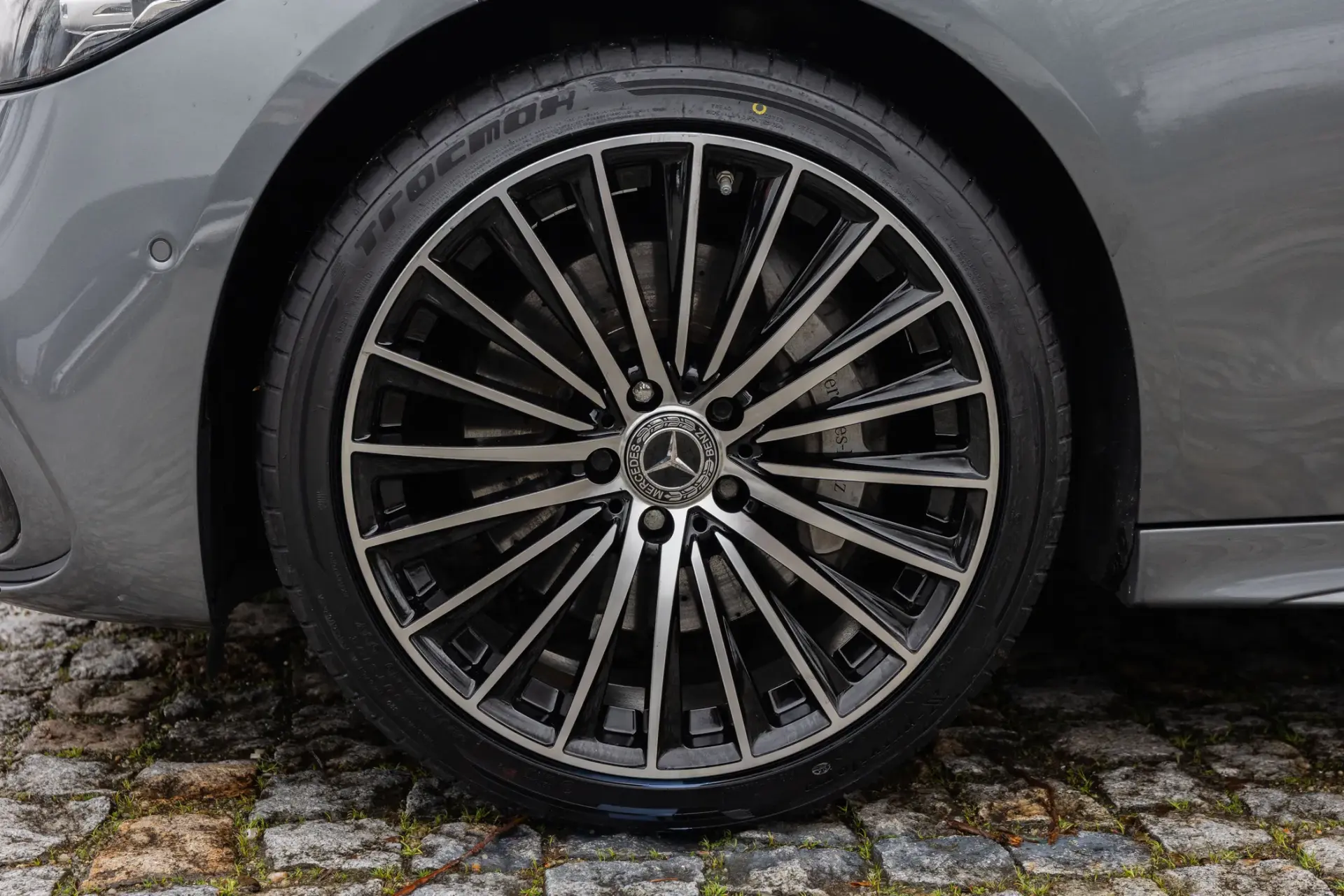 Mercedes-Benz C 300 e AMG Line 9