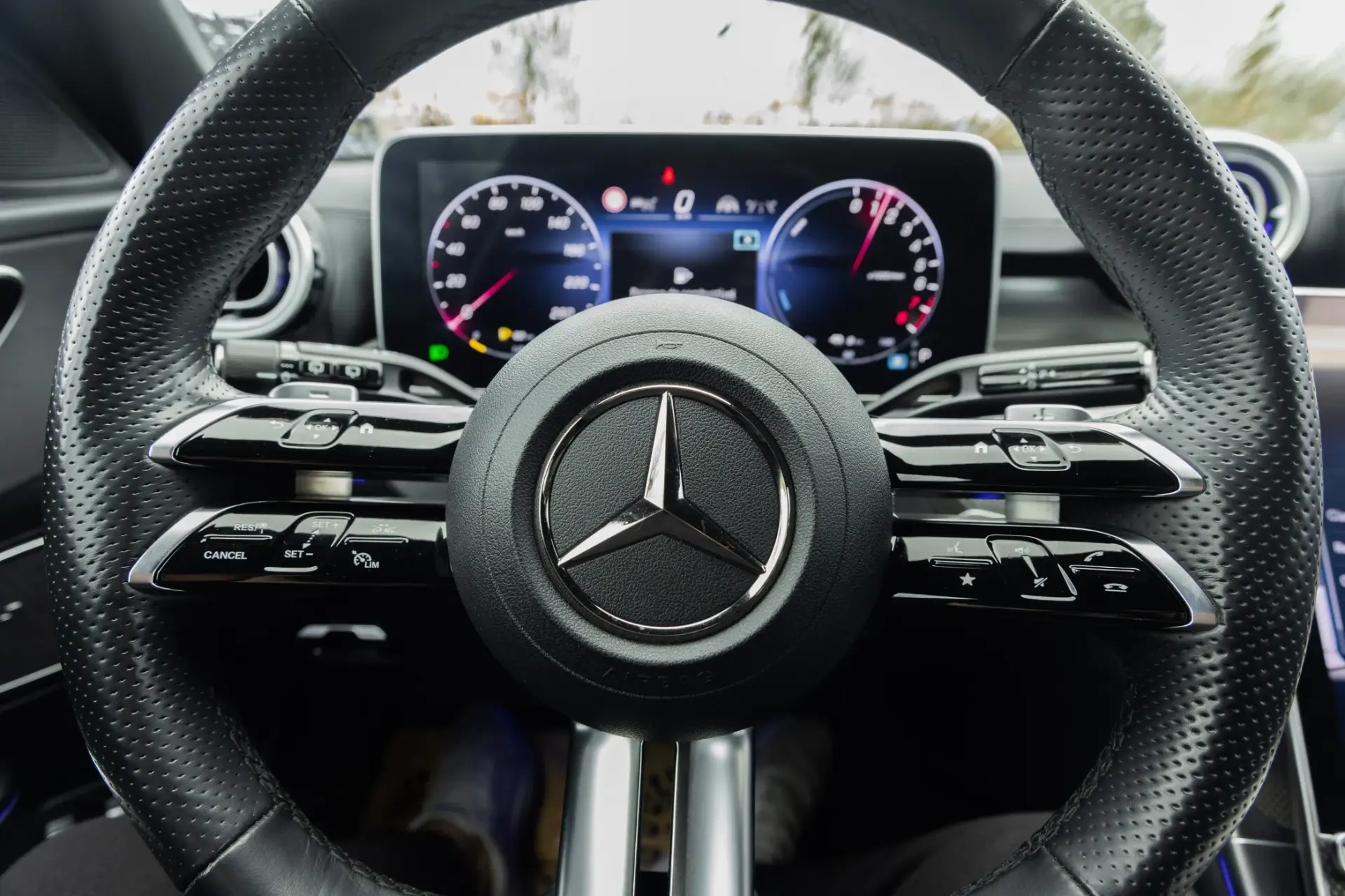 Mercedes-Benz C 300 e AMG Line 14