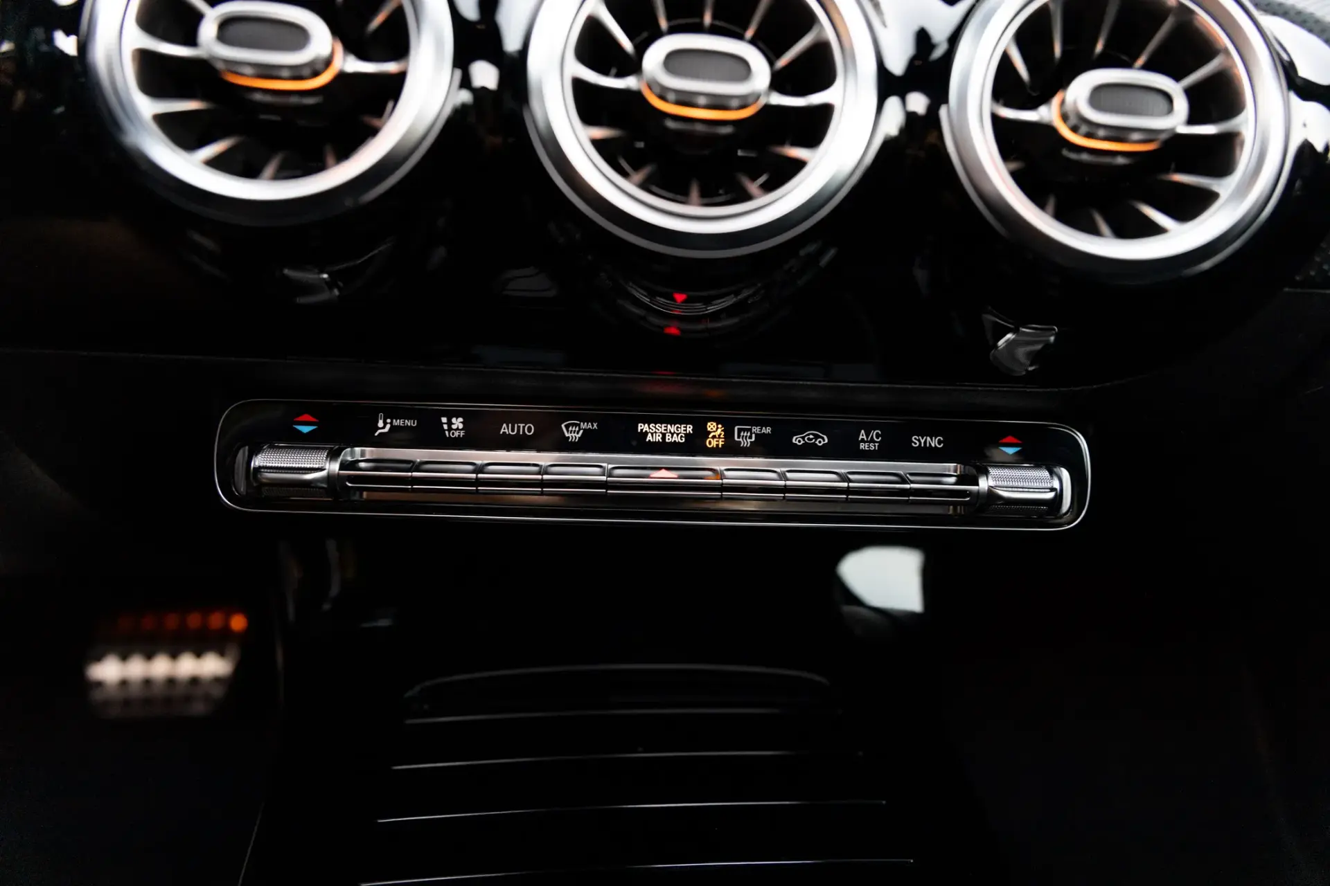 Mercedes-Benz CLA 180 d AMG Line Aut. 48