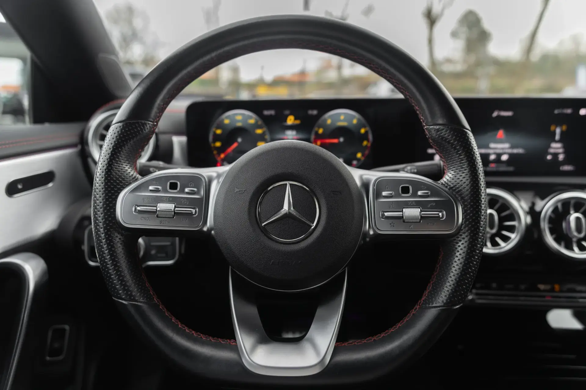 Mercedes-Benz CLA 250 AMG Line Aut. 12