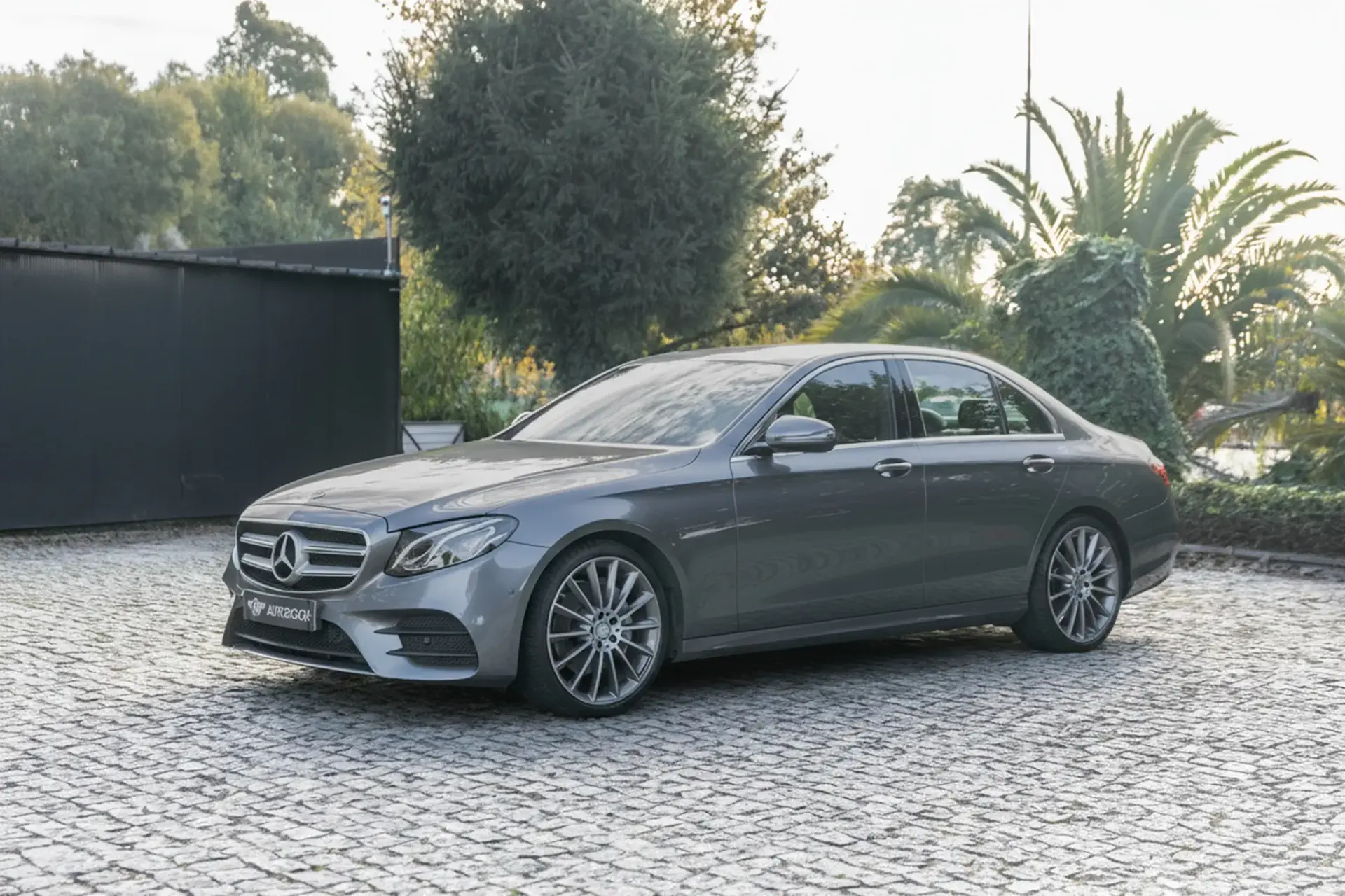 Mercedes-Benz E 220 d AMG 2