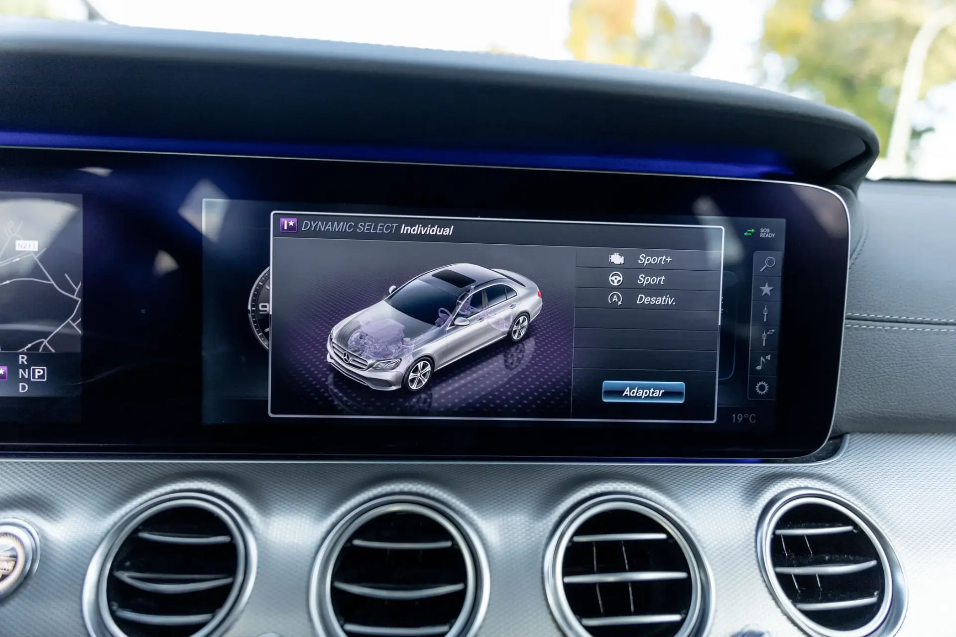Mercedes-Benz E 220 d AMG 27