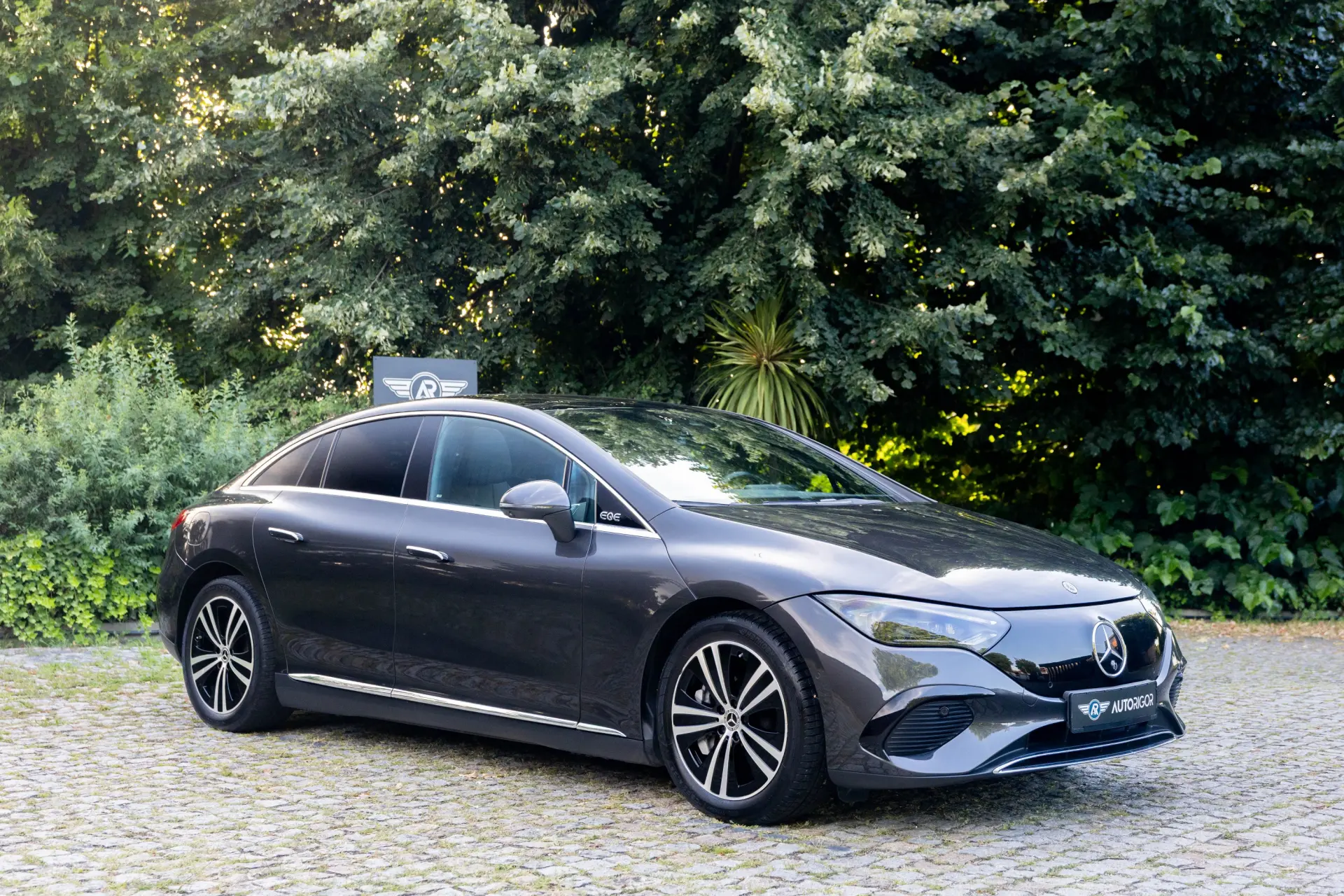 Mercedes-Benz EQE 300 Electric Art 6