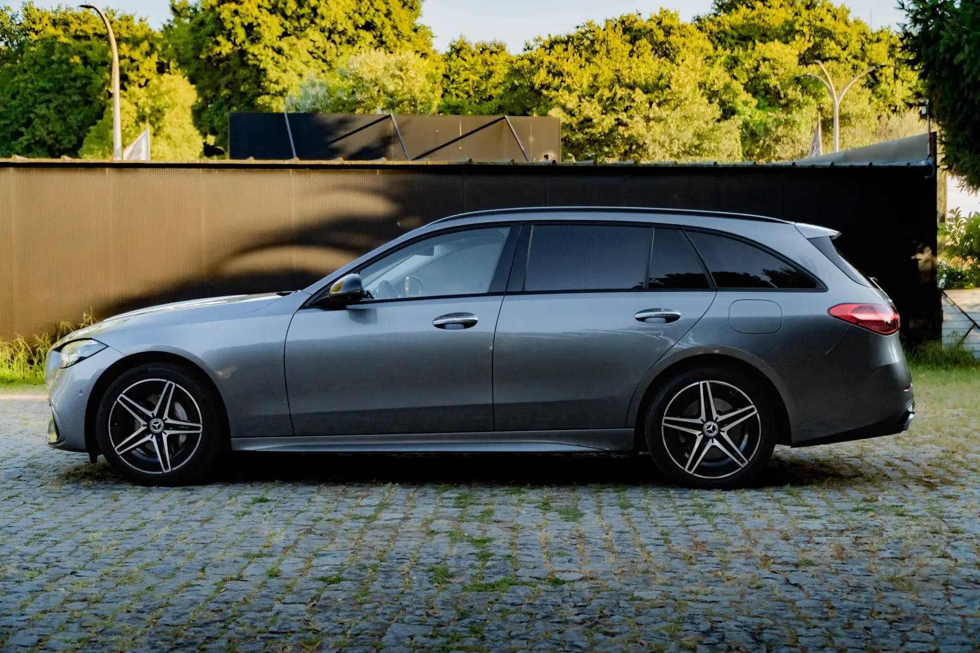 Mercedes-Benz C 300 e AMG Line 4