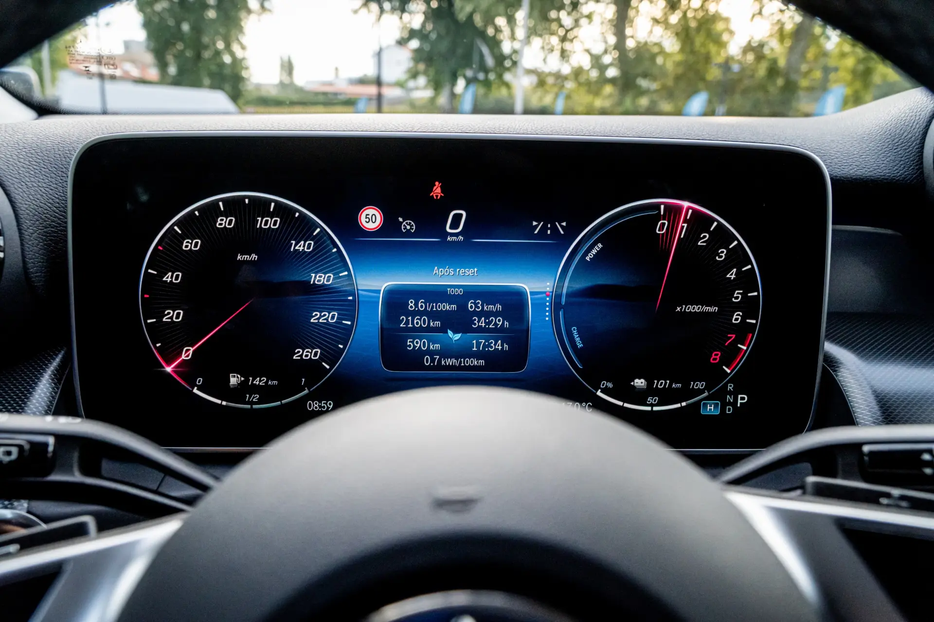 Mercedes-Benz GLC 300 e 4Matic 9G-TRONIC AMG Line Advanced 28