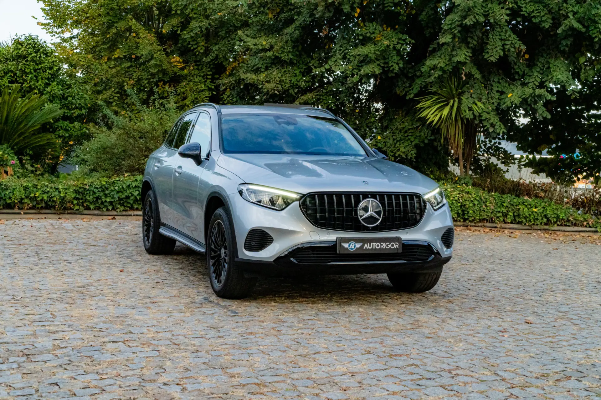 Mercedes-Benz GLC 300 e 4Matic 9G-TRONIC AMG Line Advanced 9