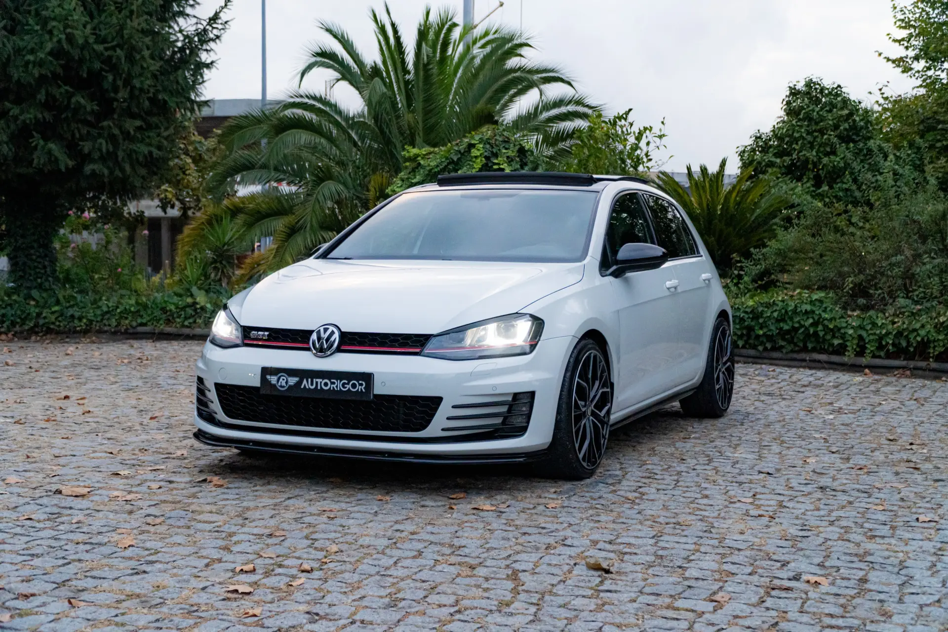 Volkswagen Golf 2.0 TSi GTi Performance 2