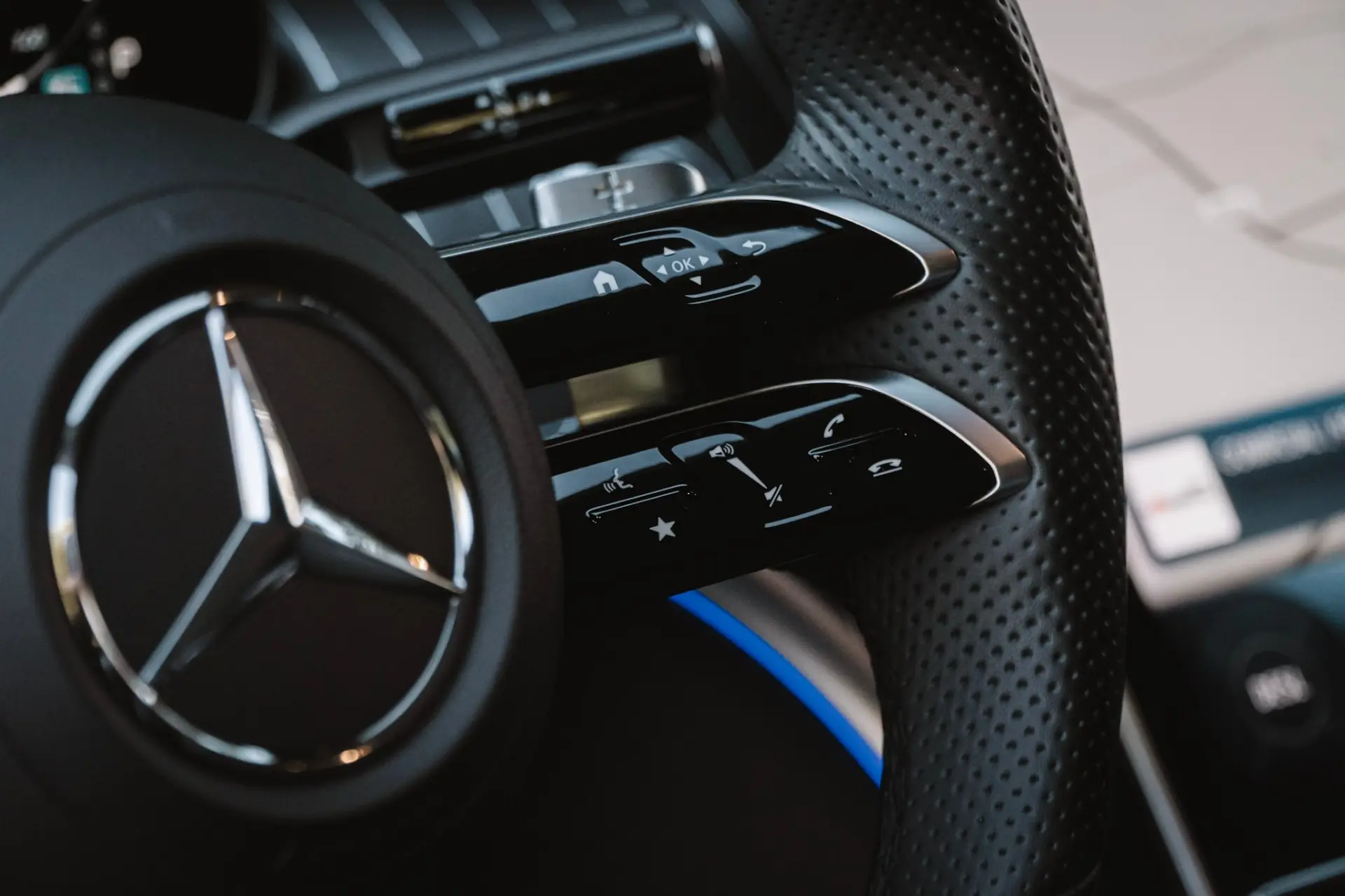 Mercedes-Benz C 300 e AMG Line 17