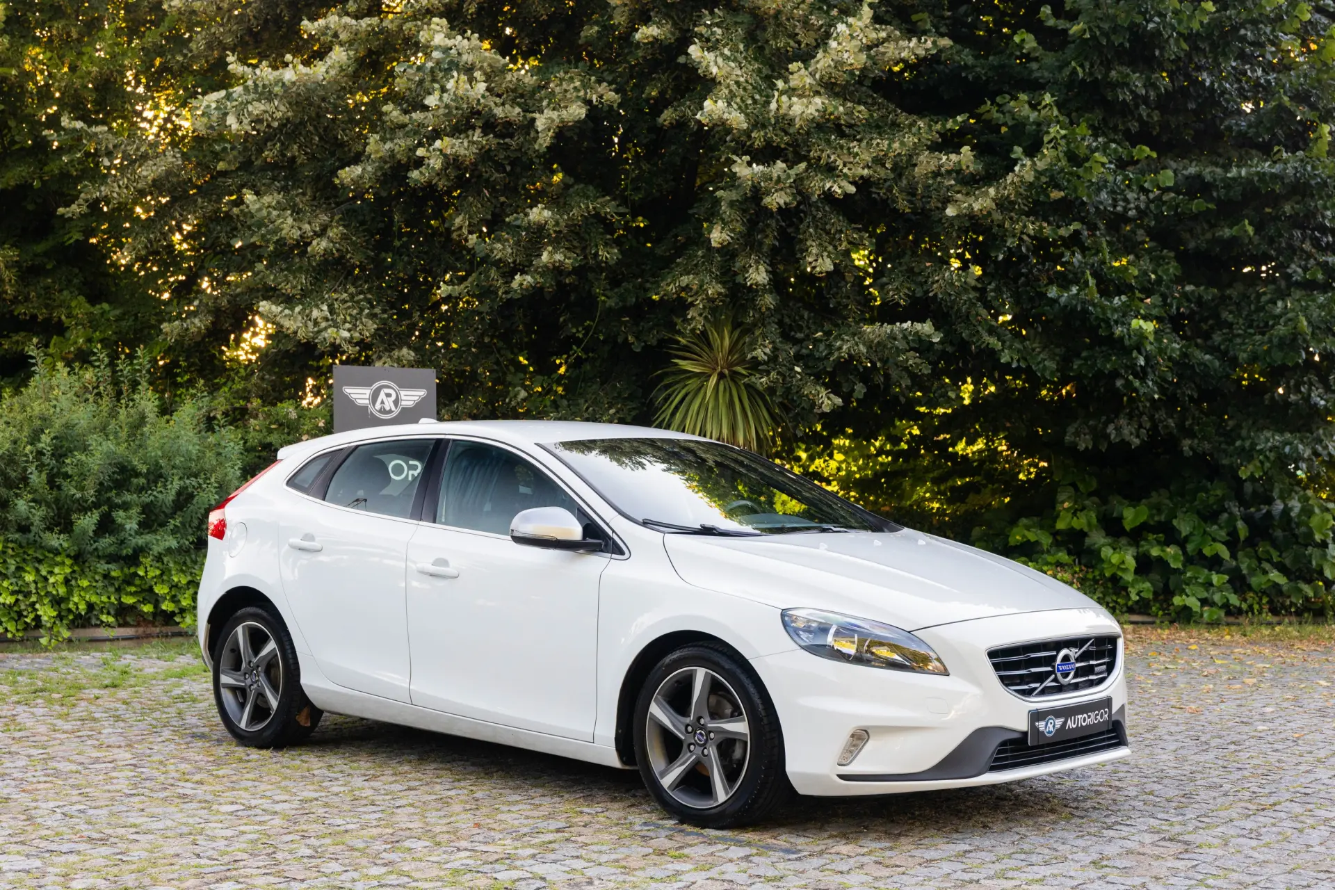Volvo V40 1.6 D2 R-Design 7
