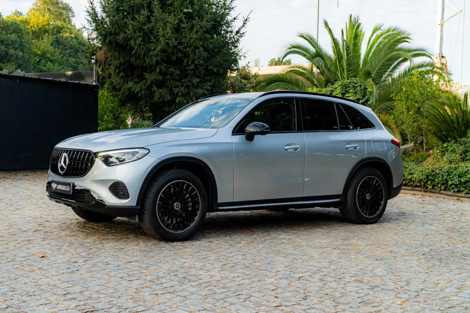 Mercedes-Benz GLC 300 e 4Matic 9G-TRONIC AMG Line Advanced 3