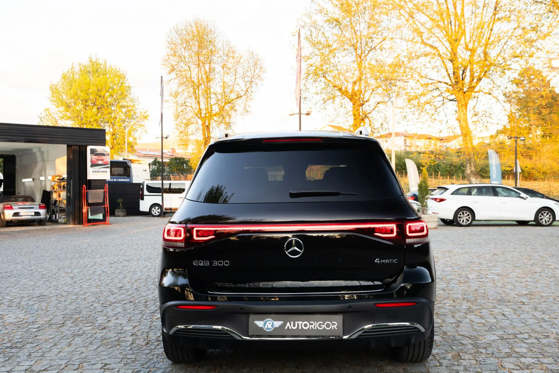 Mercedes-Benz EQB 300 4Matic AMG Line 5