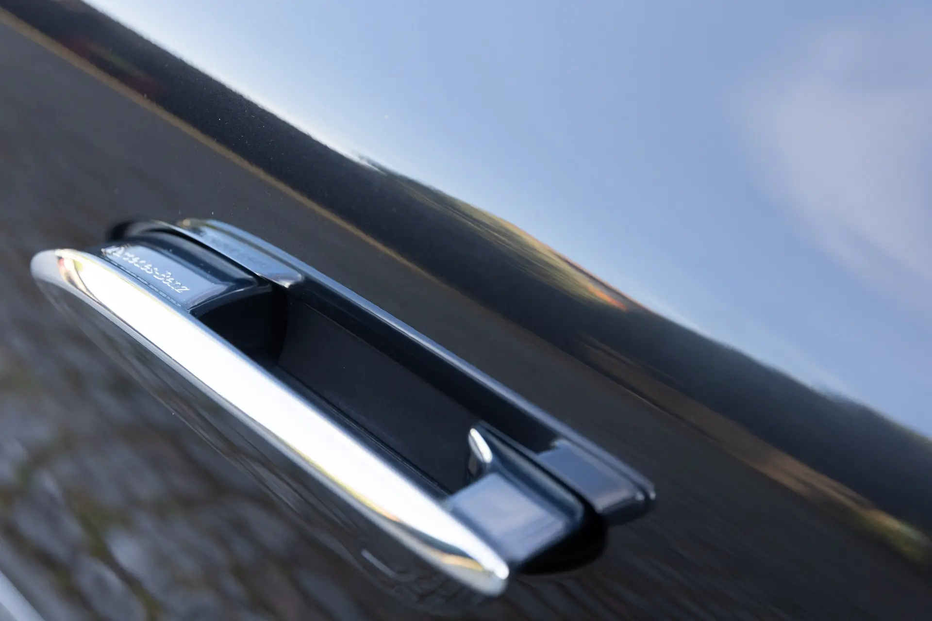 Mercedes-Benz EQE 300 Electric Art 13