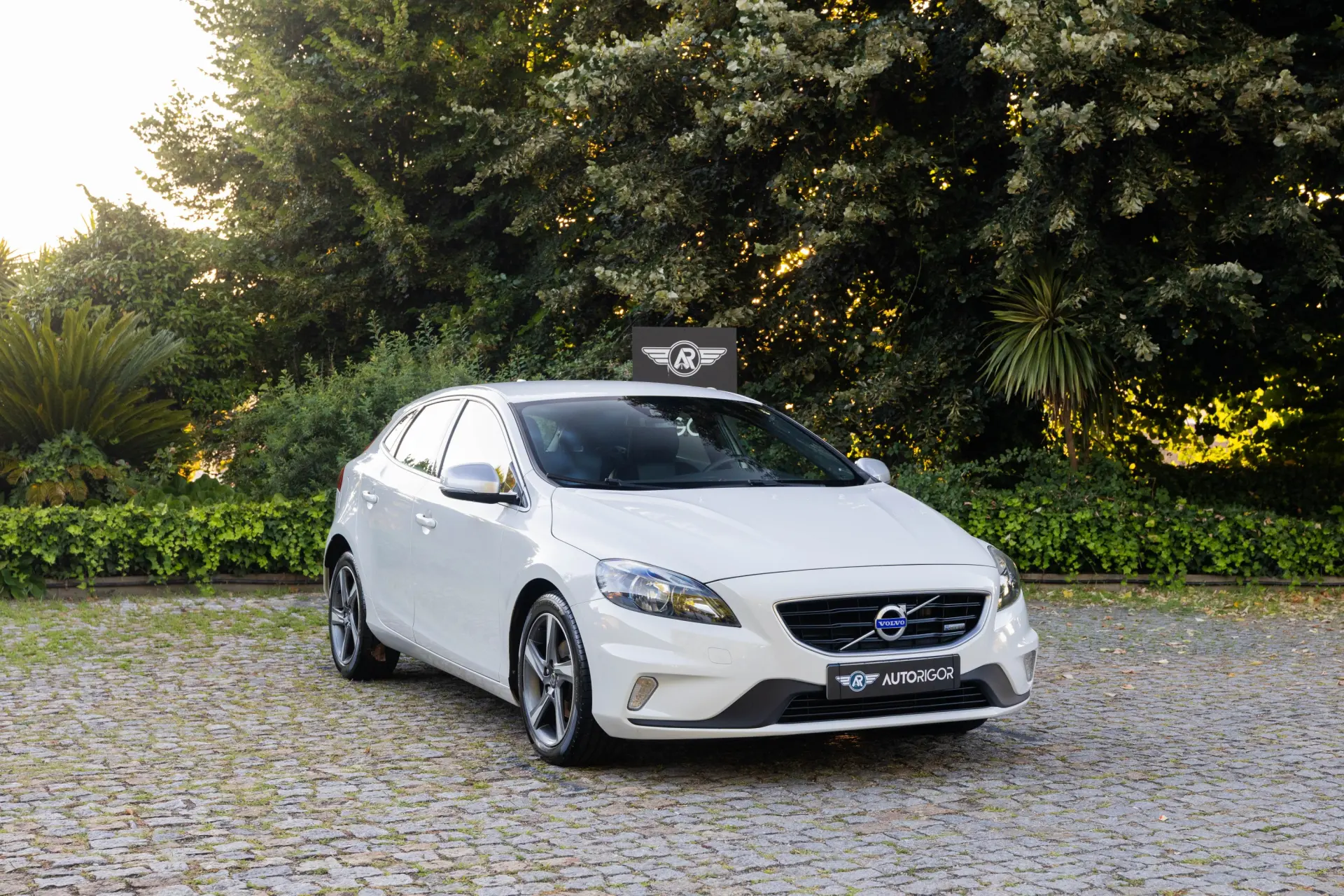 Volvo V40 1.6 D2 R-Design 8