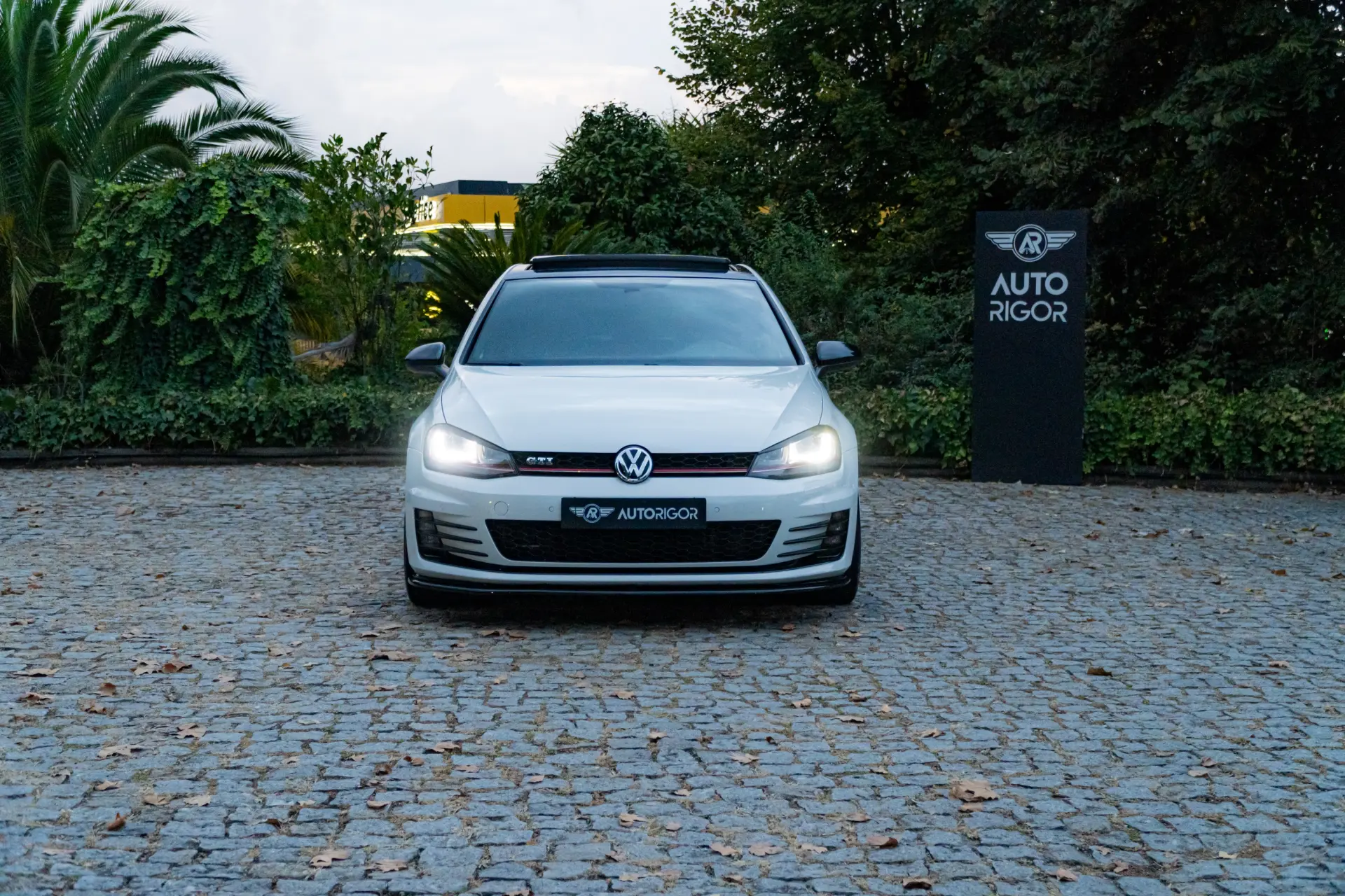 Volkswagen Golf 2.0 TSi GTi Performance 1