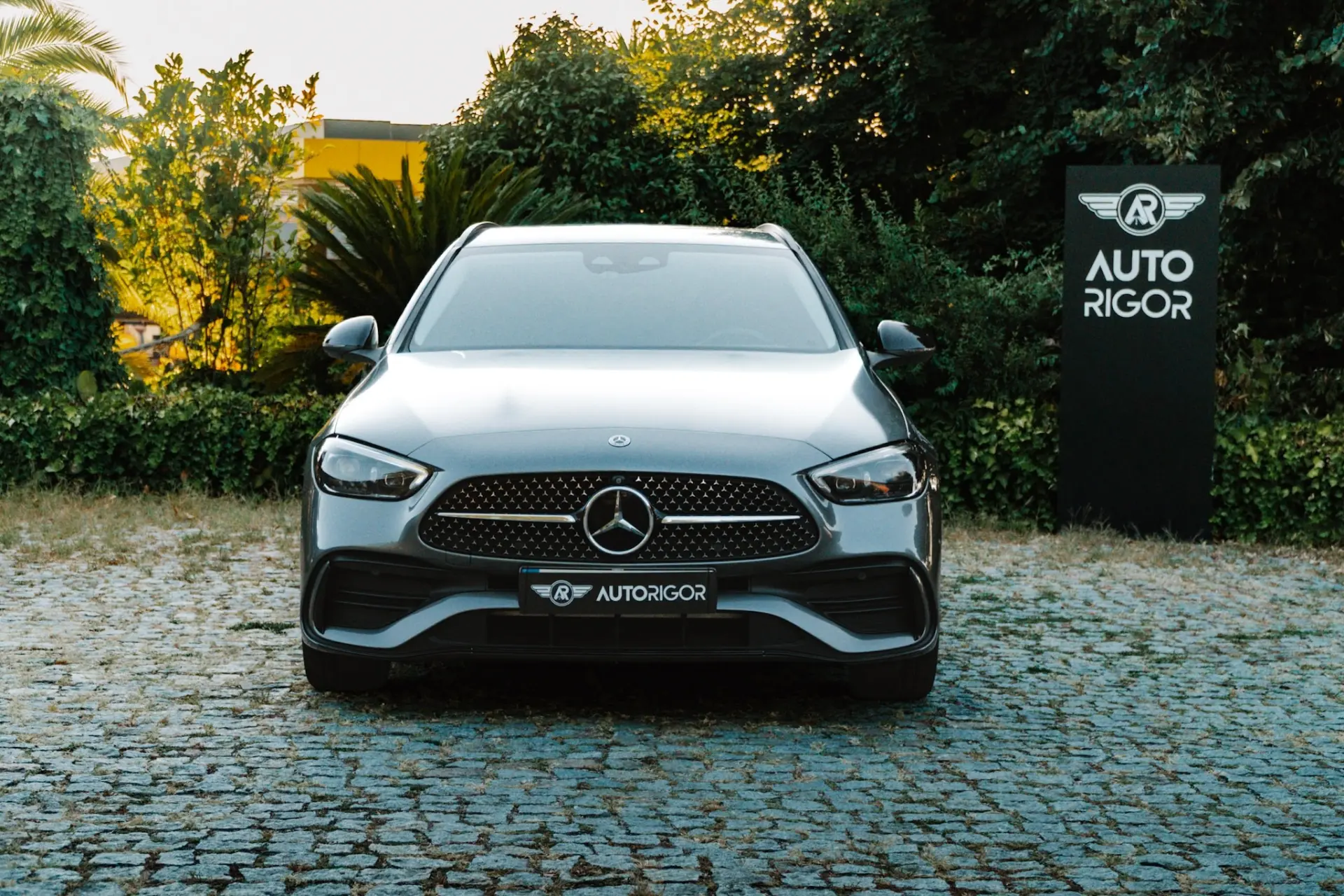 Mercedes-Benz C 300 e AMG Line 1