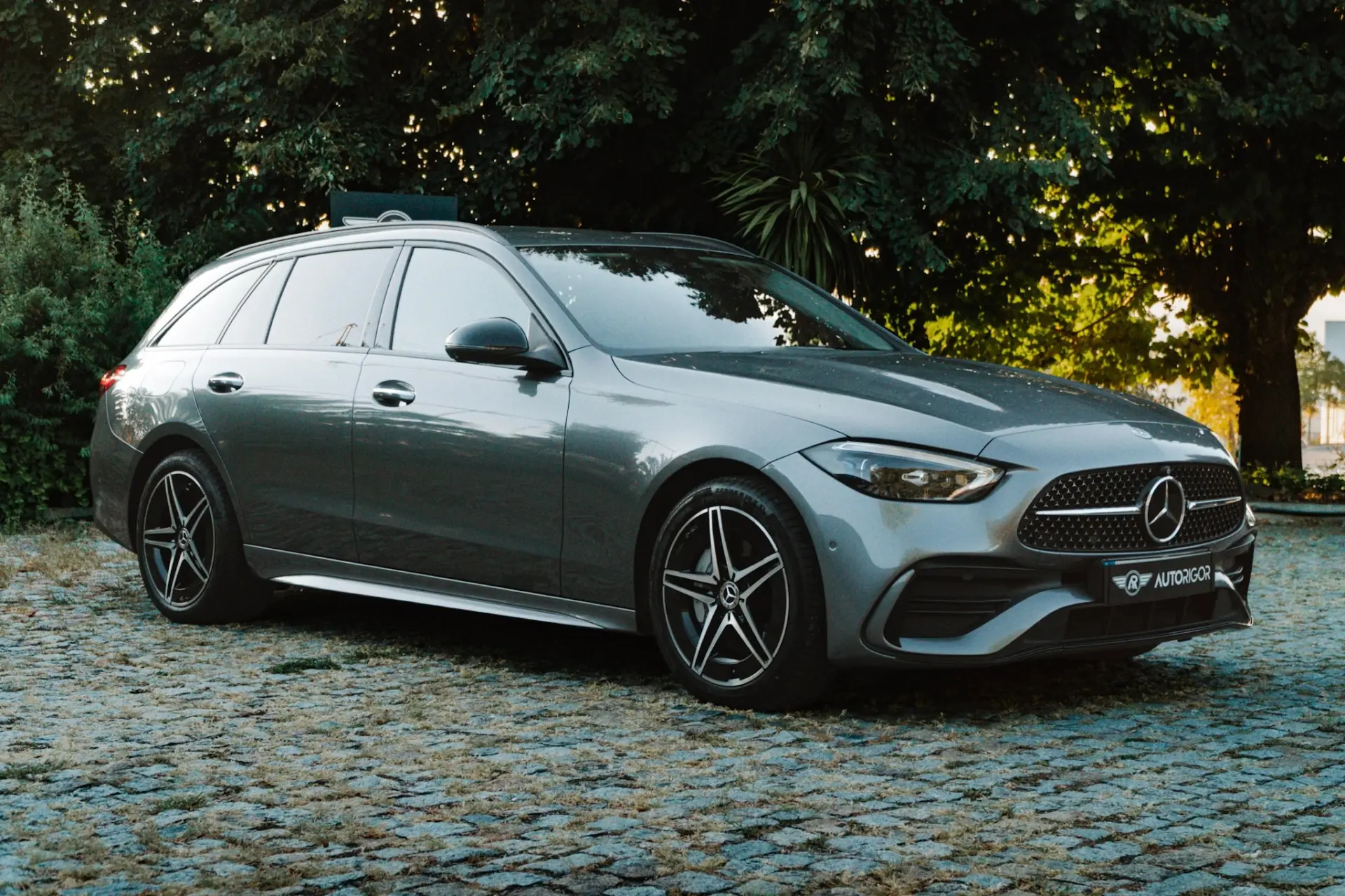 Mercedes-Benz C 300 e AMG Line 8