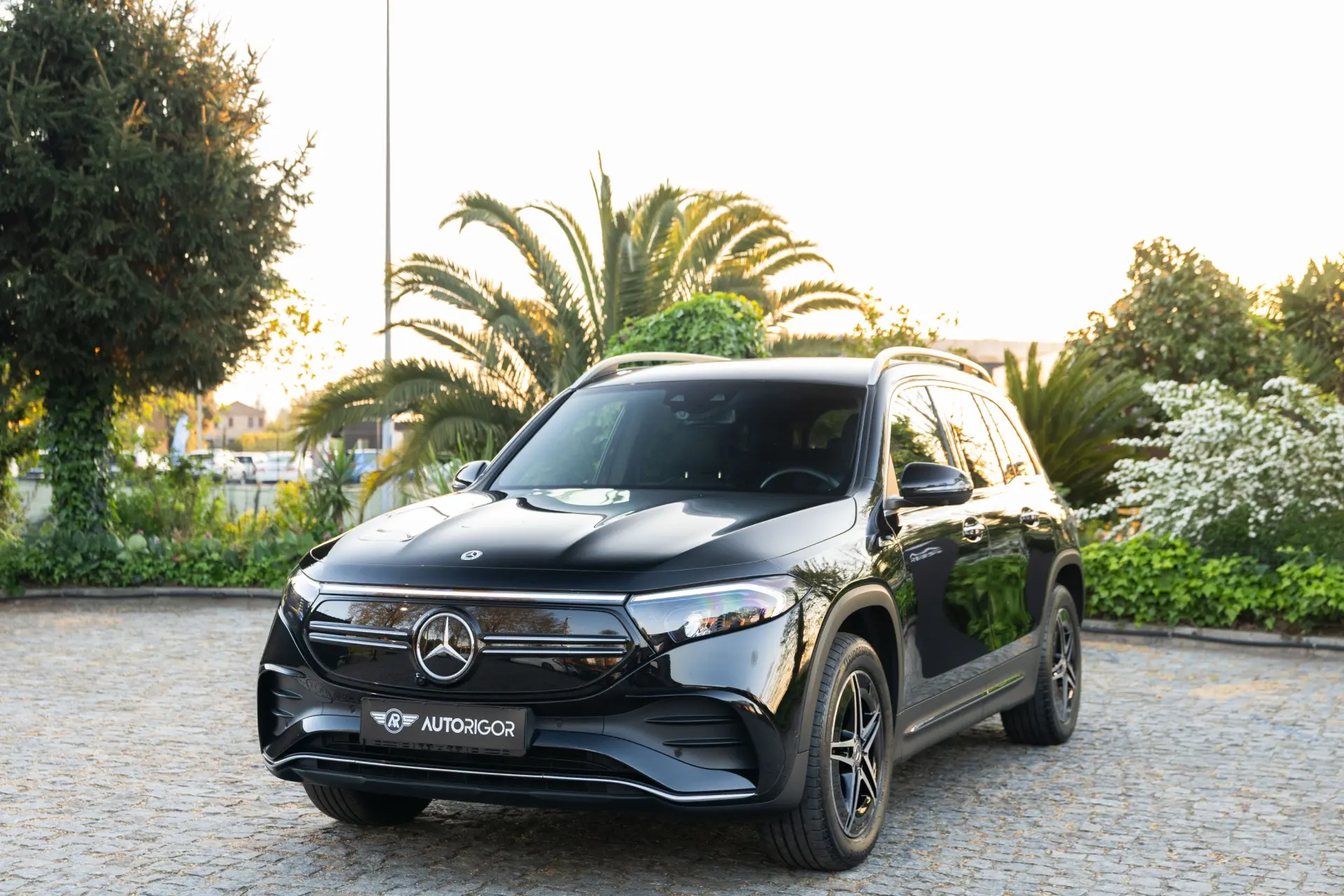Mercedes-Benz EQB 300 4Matic AMG Line 2