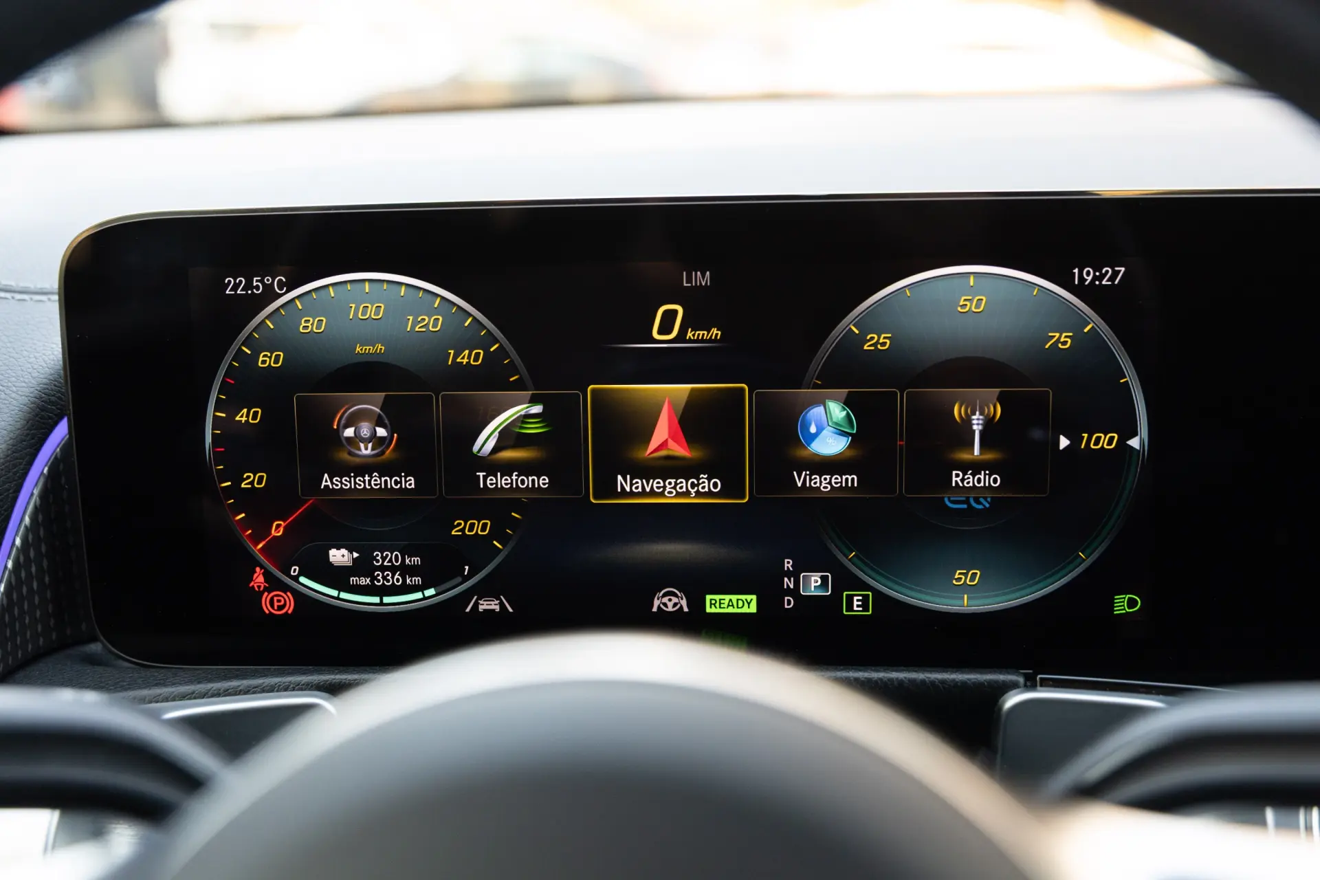 Mercedes-Benz EQB 300 4Matic AMG Line 32