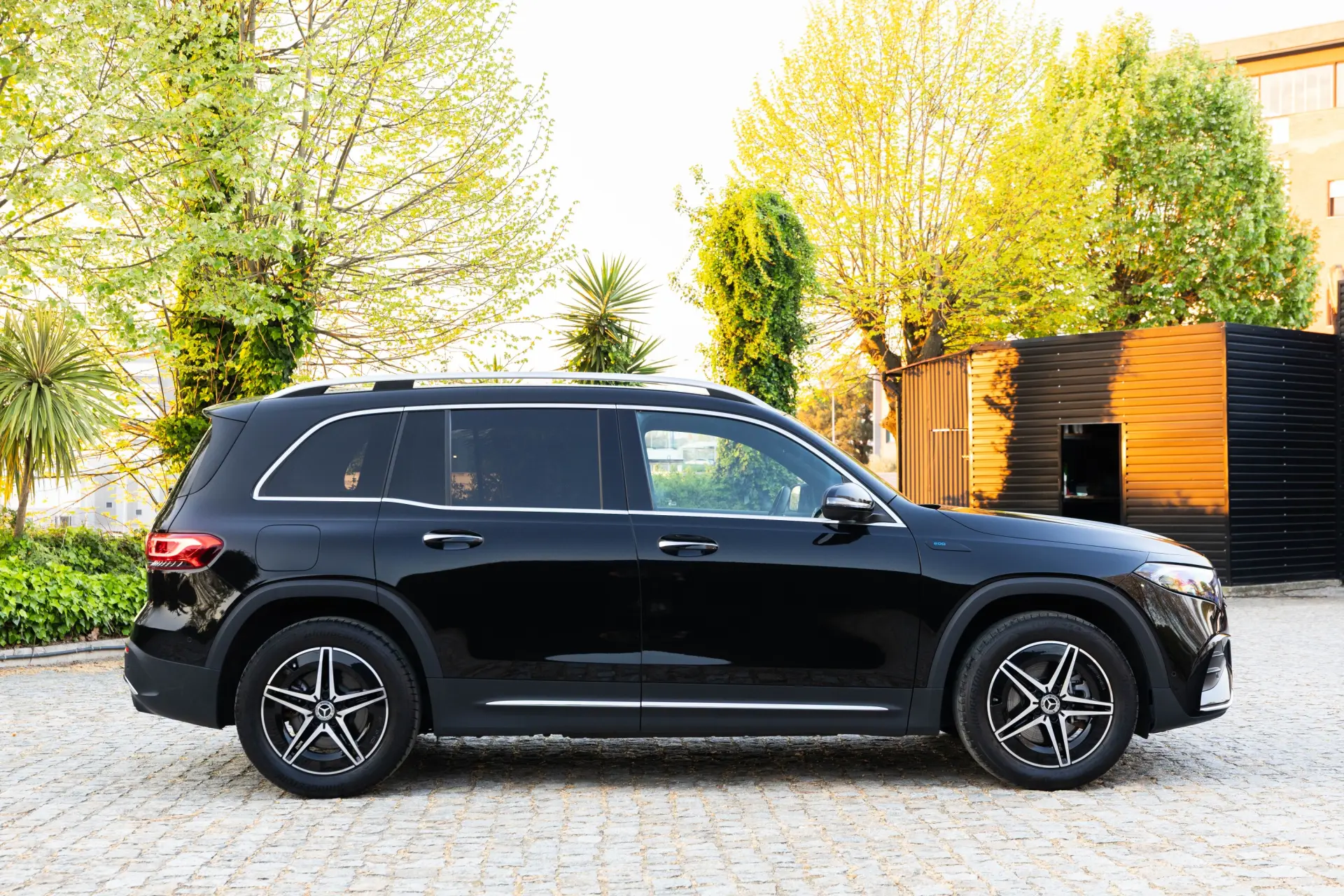 Mercedes-Benz EQB 300 4Matic AMG Line 6