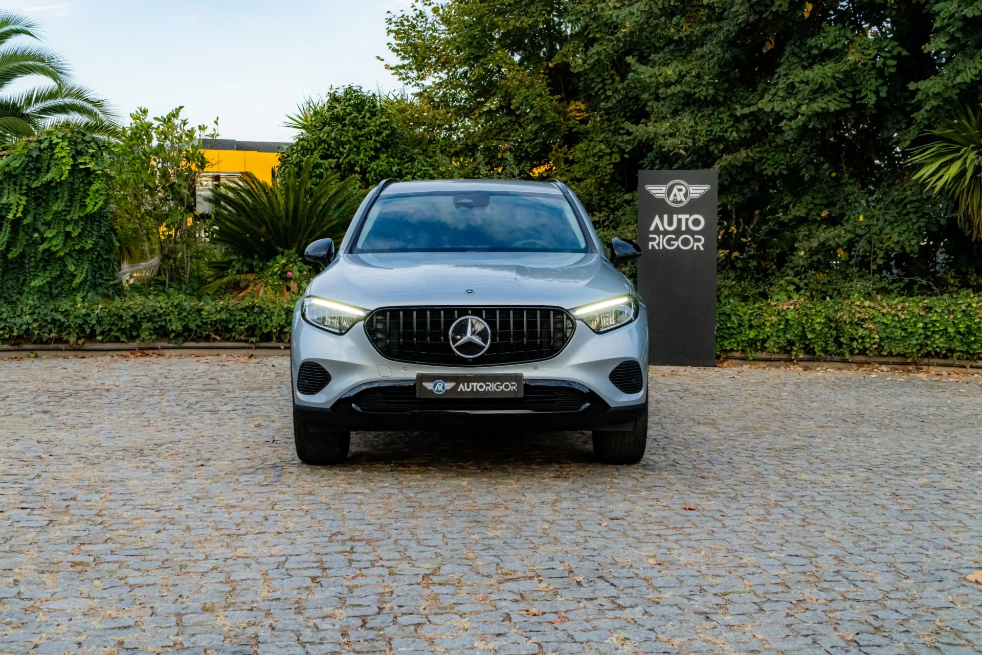 Mercedes-Benz GLC 300 e 4Matic 9G-TRONIC AMG Line Advanced 1
