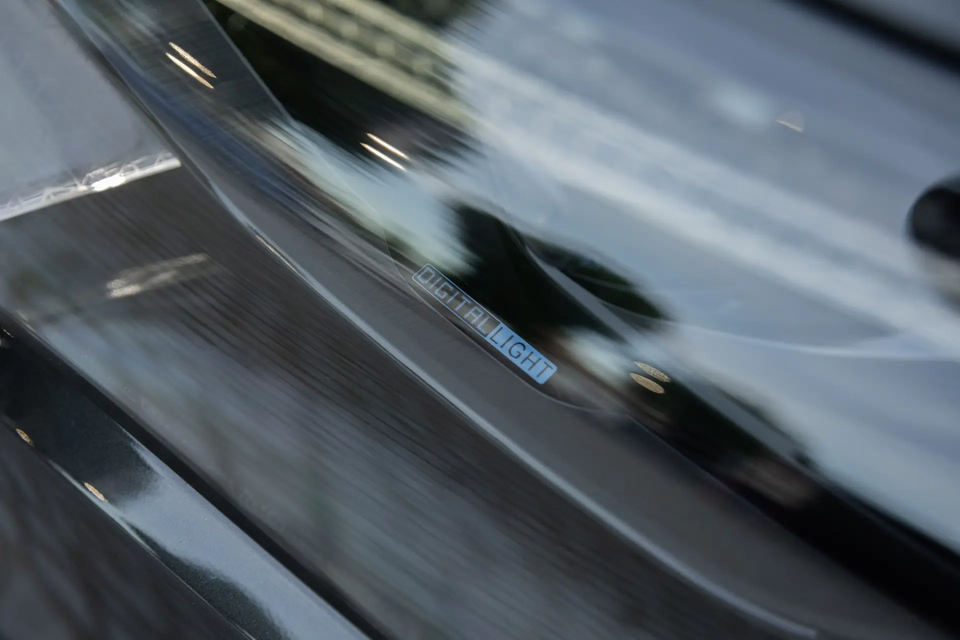 Mercedes-Benz EQE 300 Electric Art 12