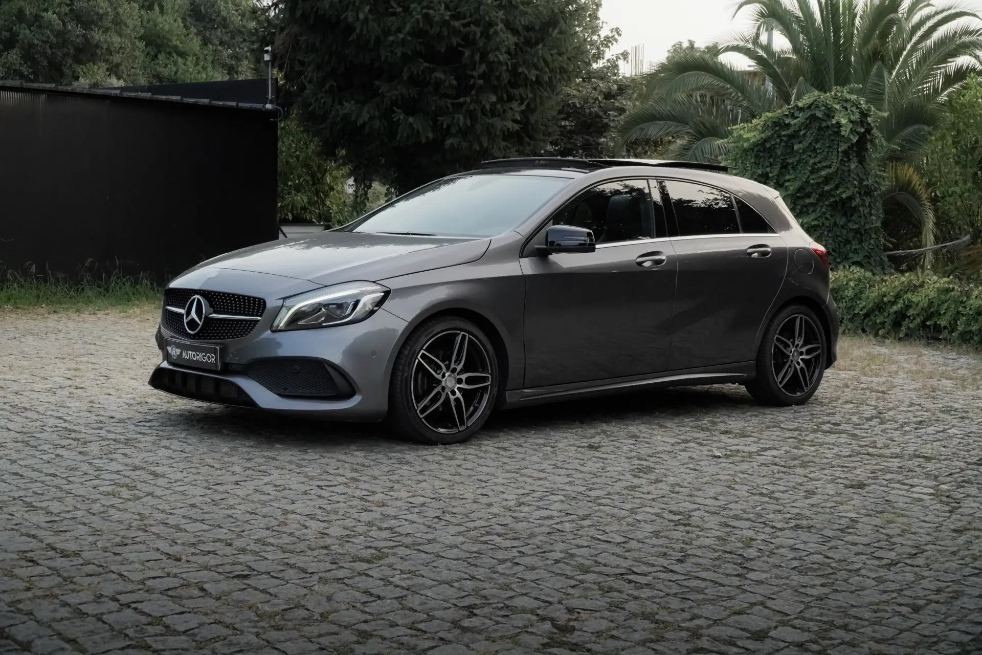 Mercedes-Benz A 180 d AMG Line 3