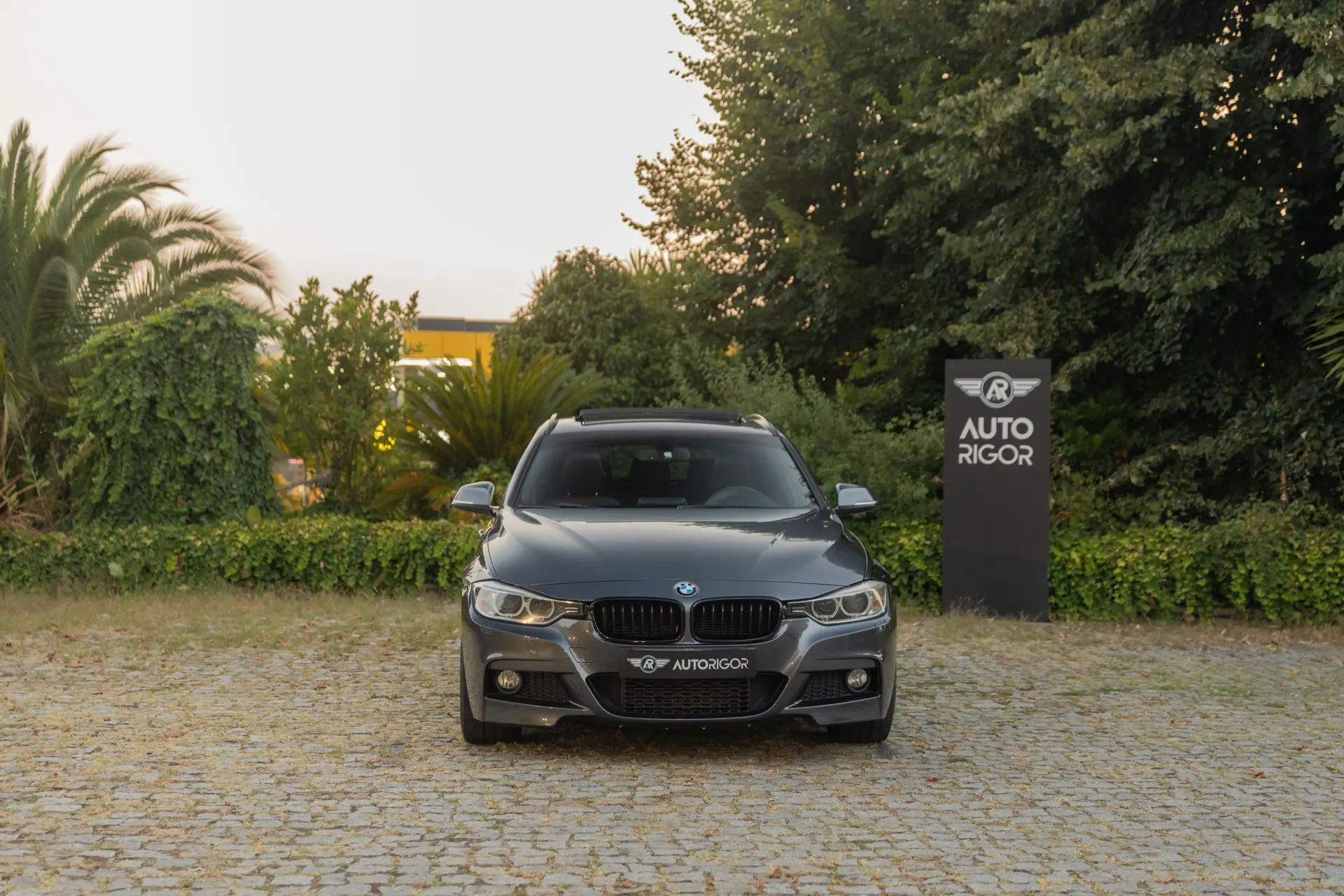 BMW 318 Touring Pack M 1