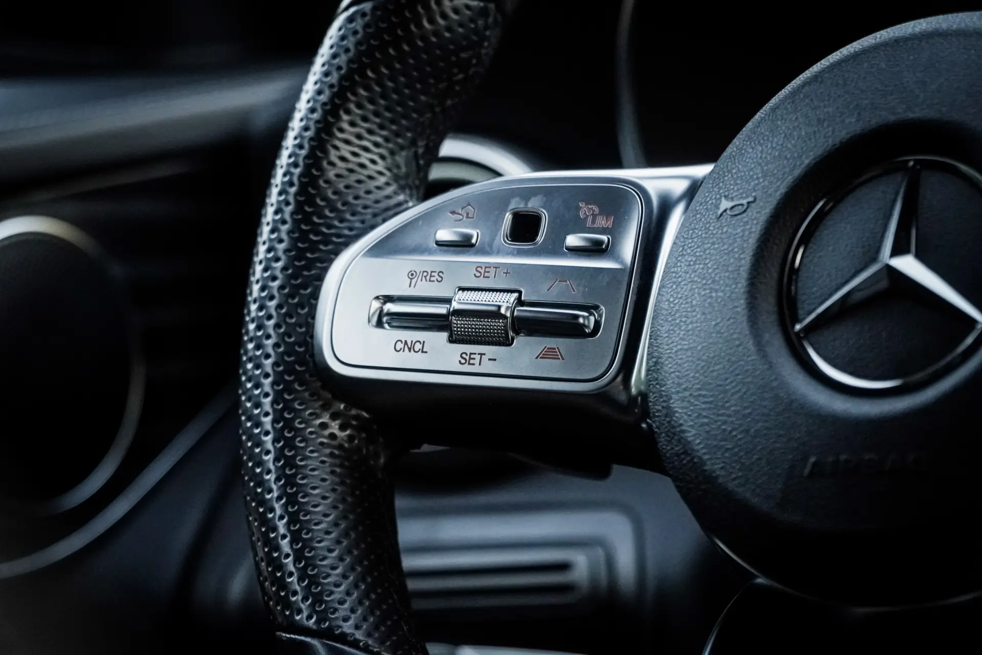 Mercedes-Benz GLC 300 de Coupe 4Matic 9G-TRONIC AMG Line 19