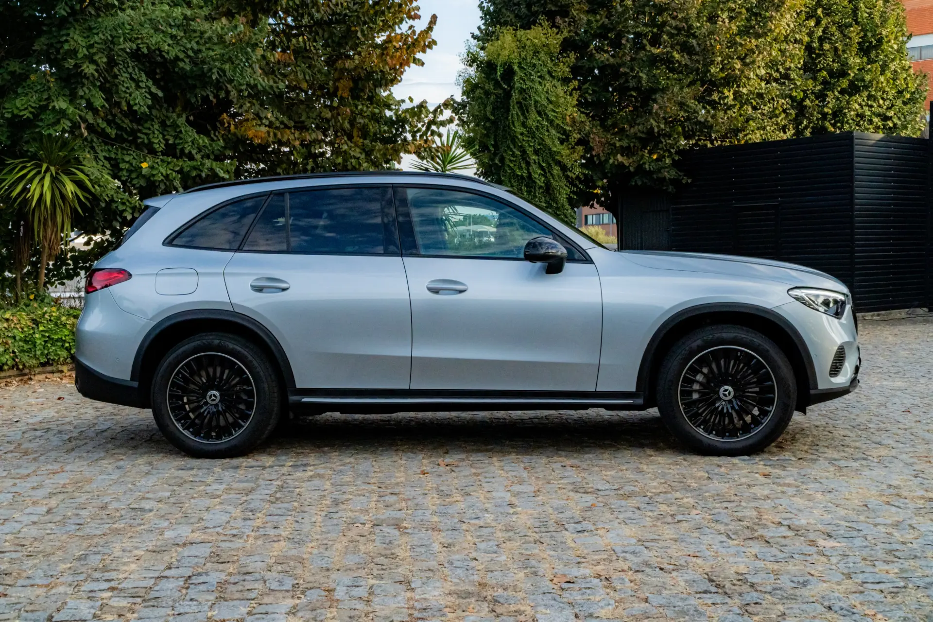 Mercedes-Benz GLC 300 e 4Matic 9G-TRONIC AMG Line Advanced 7